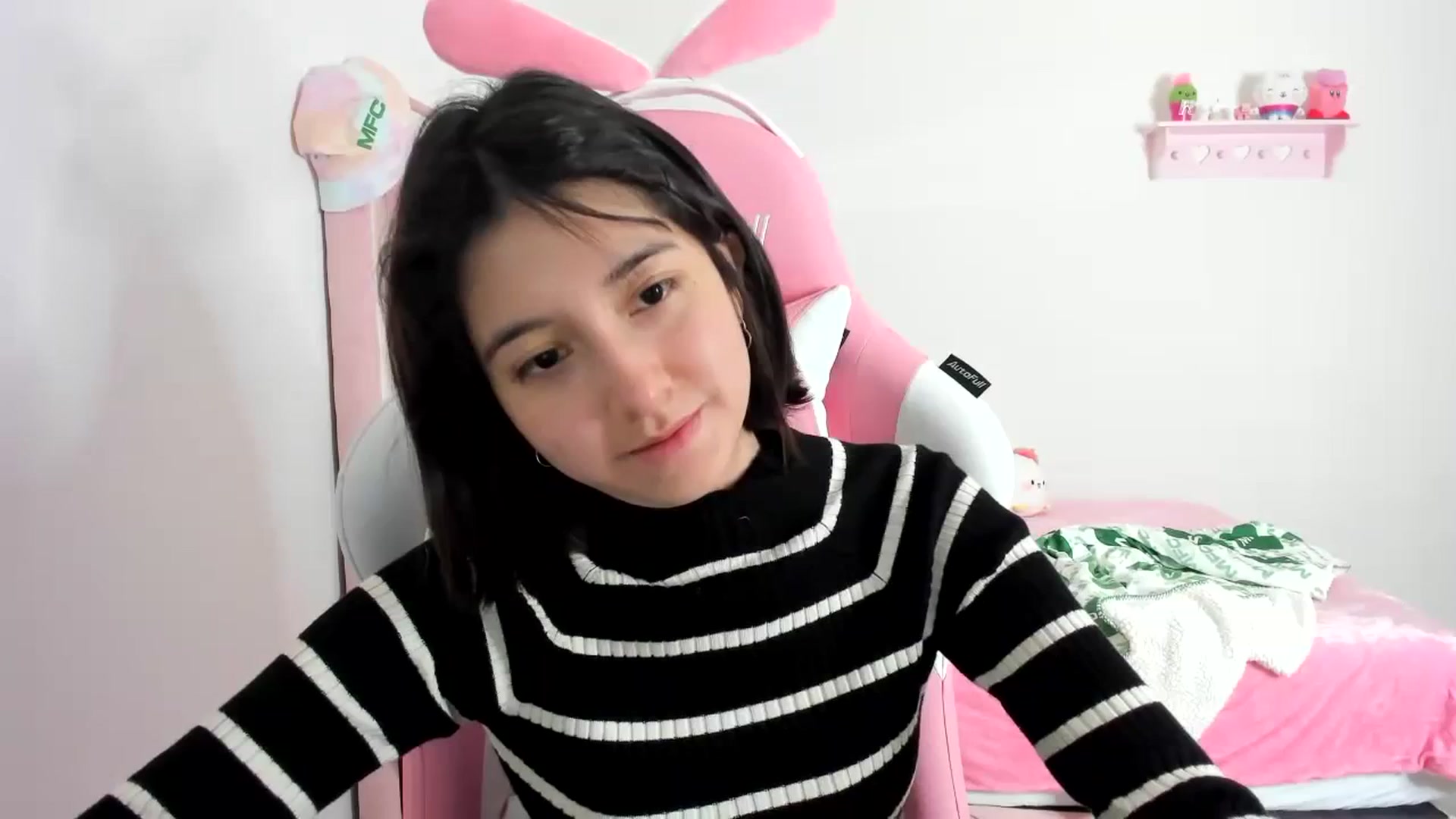 Gallery image thumbnail from Cherrycute666's myfreecams stream on, 01/03/2024, 08:16 image 1 of 20