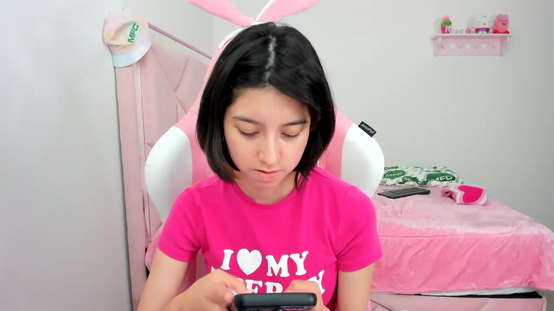 Gallery image thumbnail from Cherrycute666's myfreecams stream on, 01/03/2024, 22:49 image 19 of 20