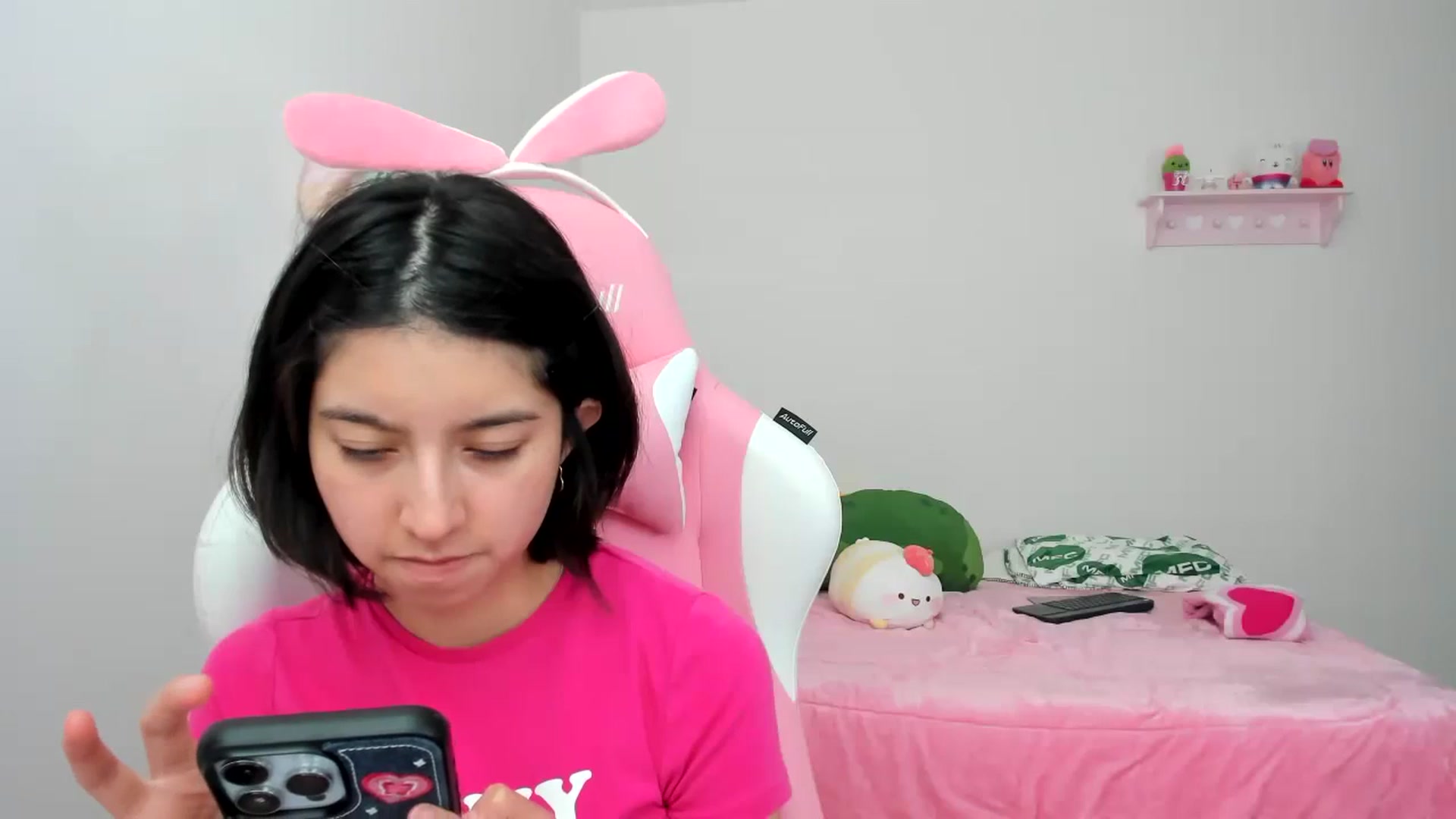 Gallery image thumbnail from Cherrycute666's myfreecams stream on, 01/03/2024, 22:49 image 12 of 20