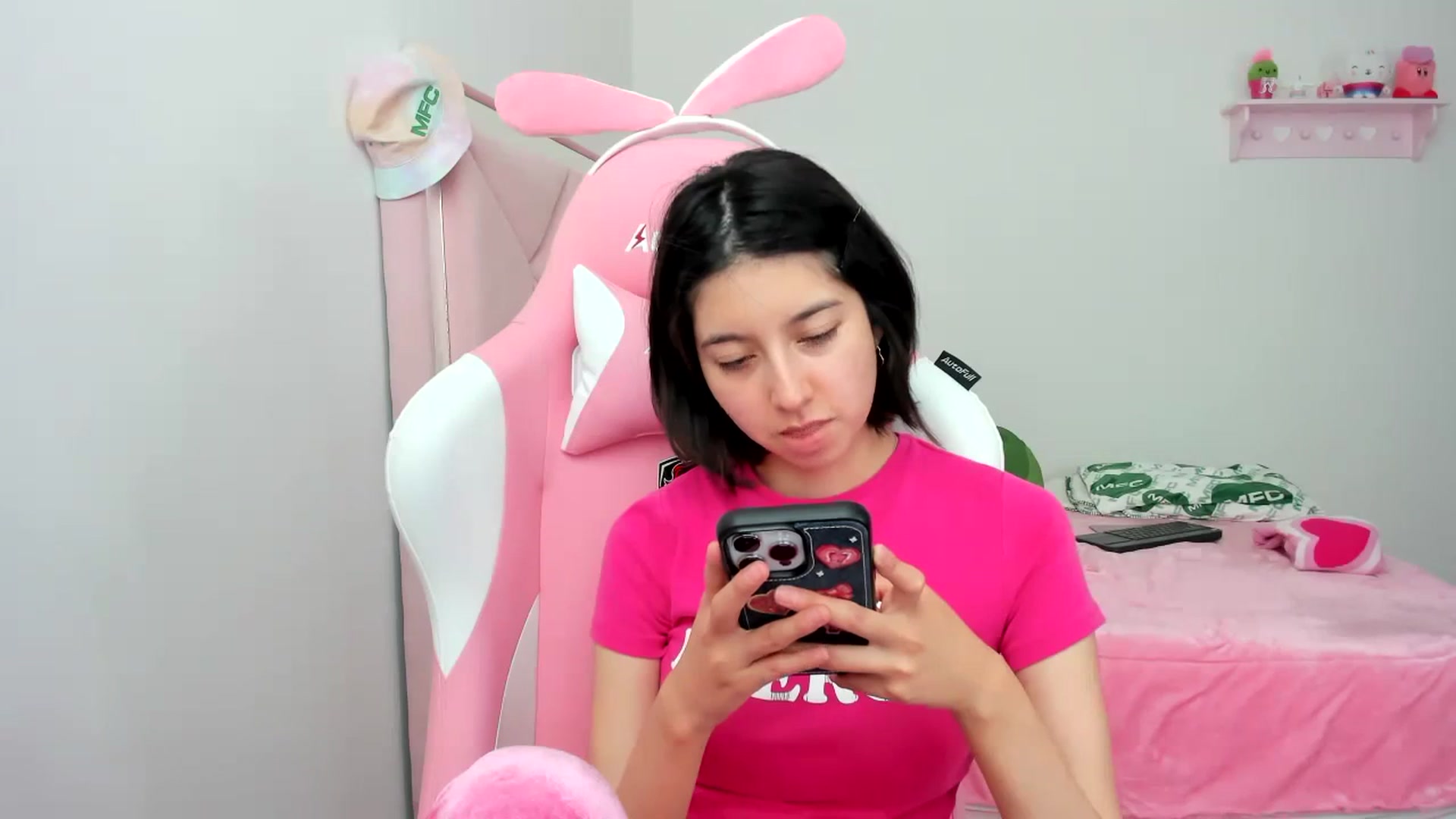 Gallery image thumbnail from Cherrycute666's myfreecams stream on, 01/03/2024, 22:49 image 13 of 20