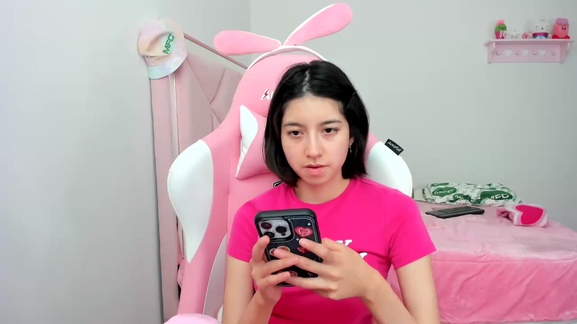 Gallery image thumbnail from Cherrycute666's myfreecams stream on, 01/03/2024, 22:49 image 14 of 20
