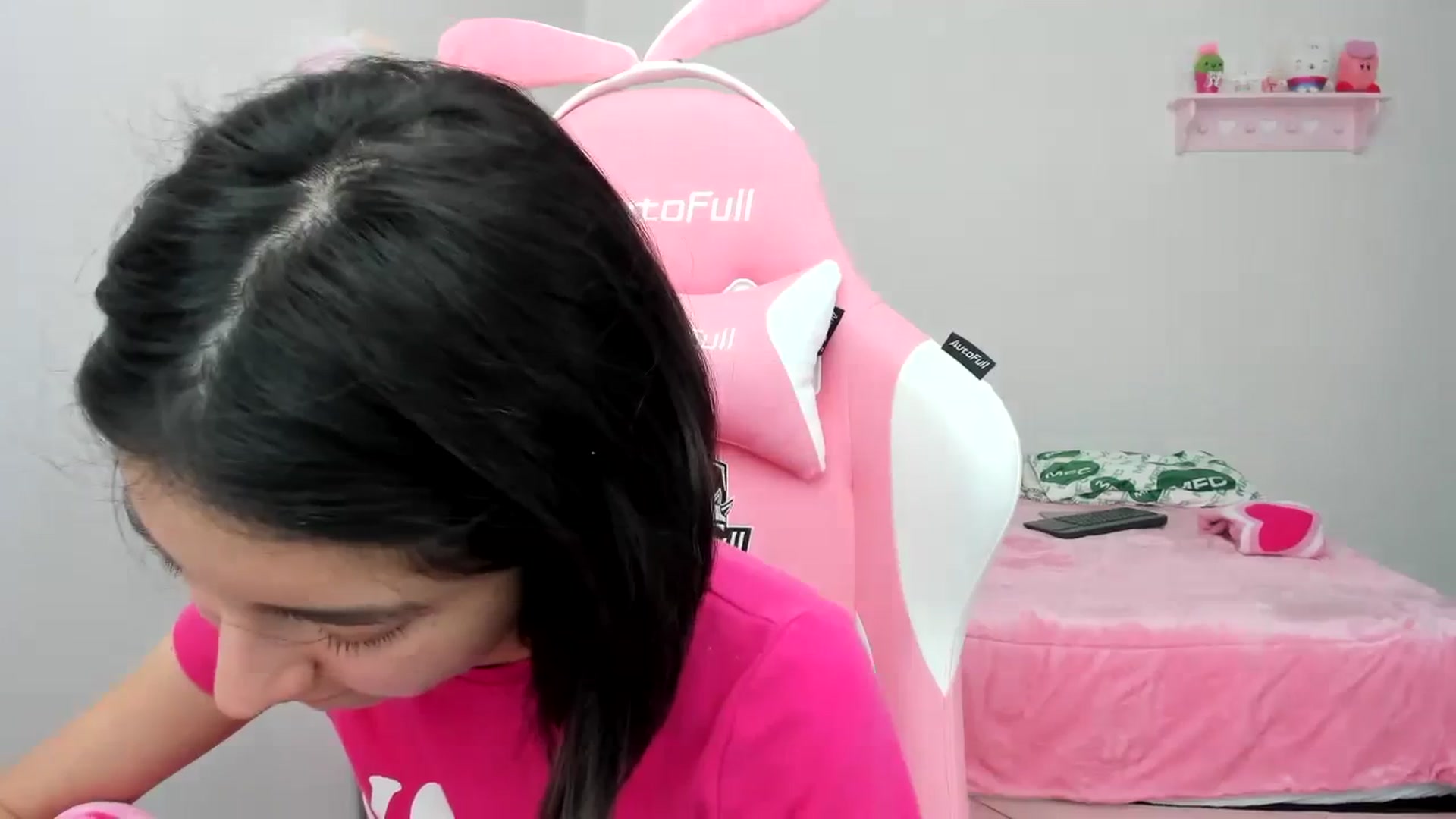 Gallery image thumbnail from Cherrycute666's myfreecams stream on, 01/03/2024, 22:49 image 10 of 20