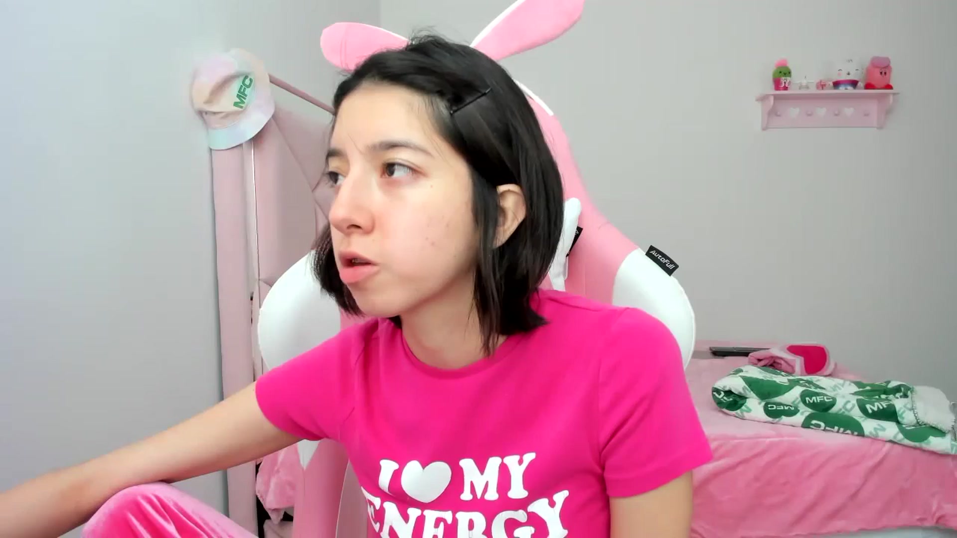 Gallery image thumbnail from Cherrycute666's myfreecams stream on, 01/03/2024, 22:49 image 2 of 20