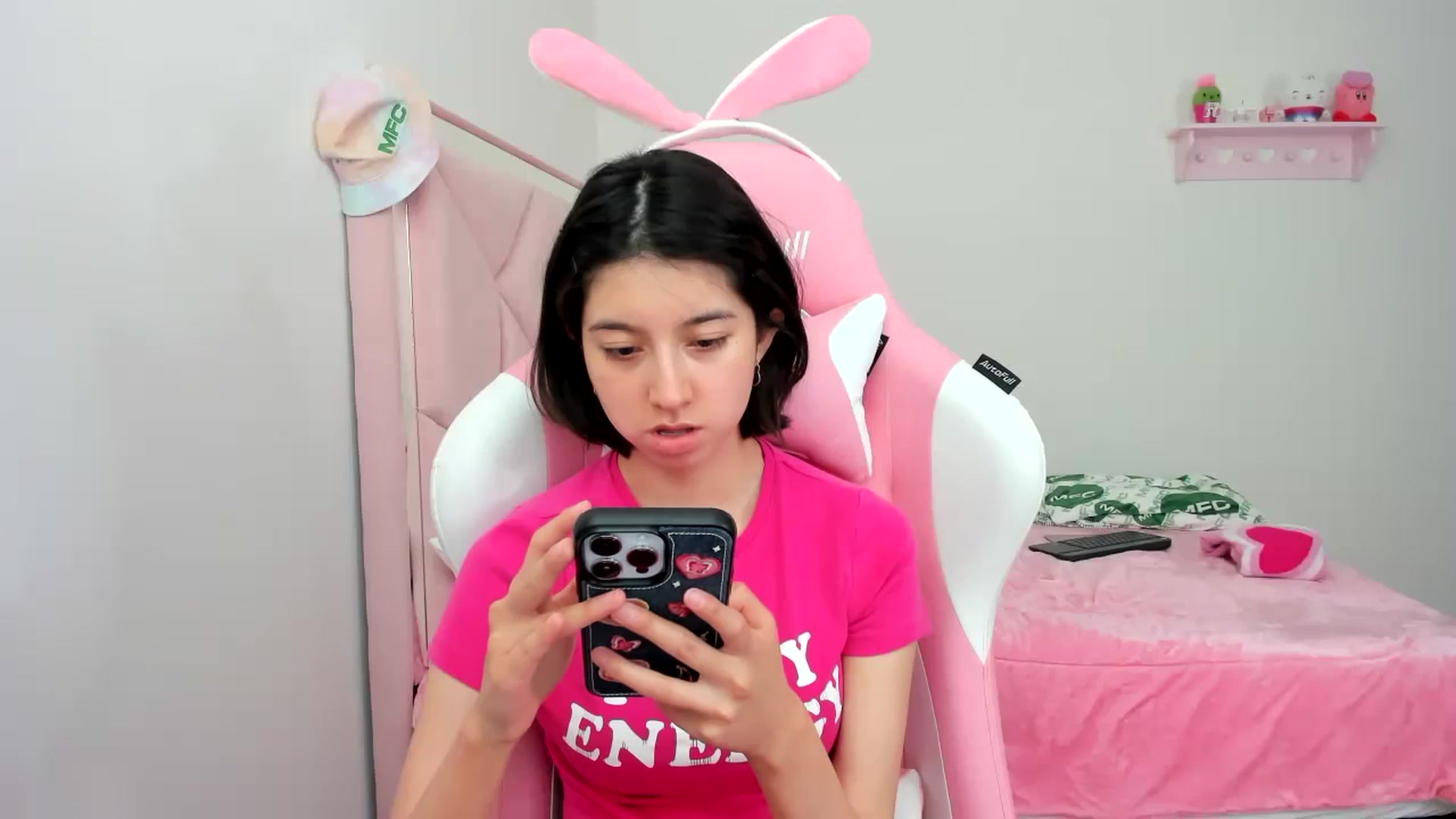 Gallery image thumbnail from Cherrycute666's myfreecams stream on, 01/03/2024, 22:49 image 17 of 20