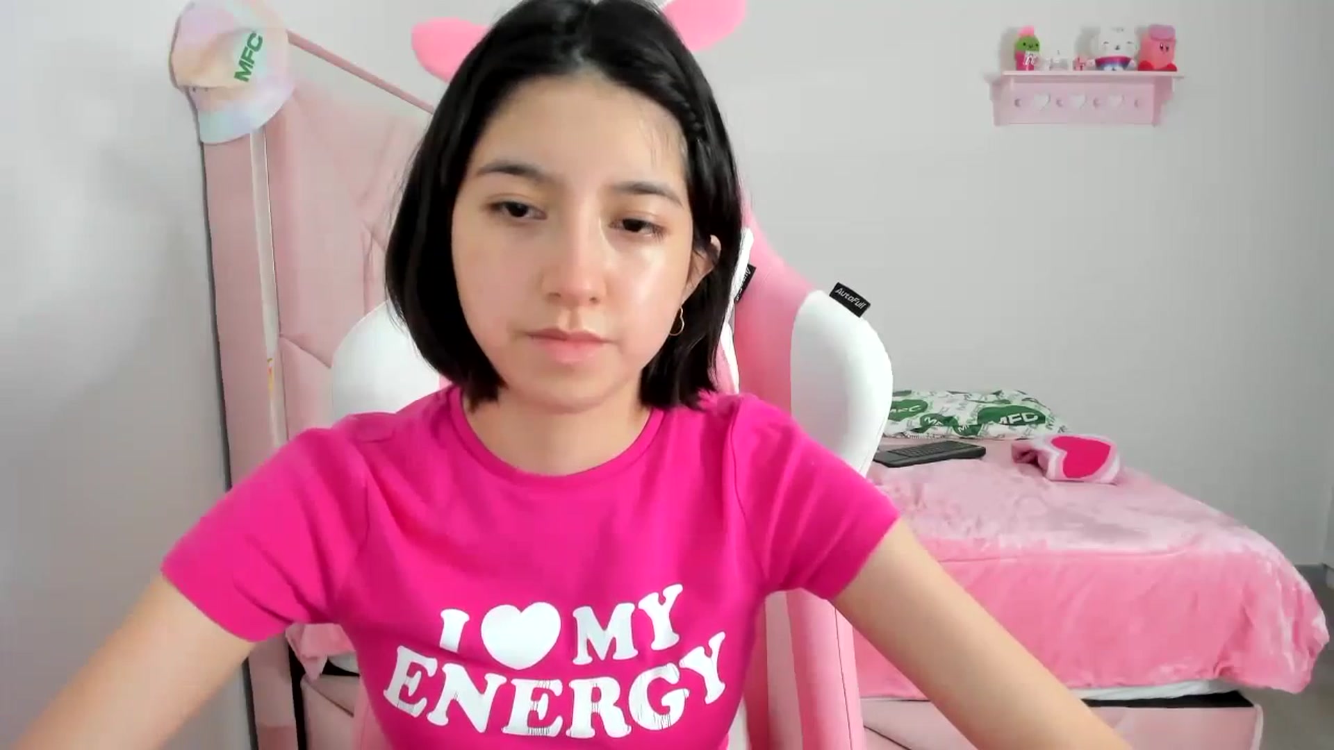 Gallery image thumbnail from Cherrycute666's myfreecams stream on, 01/04/2024, 24:46 image 14 of 20