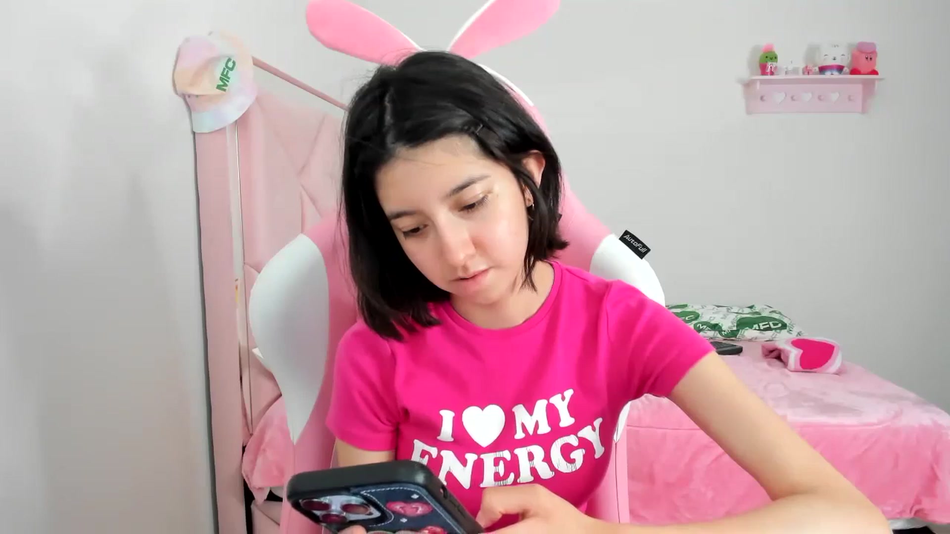 Gallery image thumbnail from Cherrycute666's myfreecams stream on, 01/04/2024, 24:46 image 10 of 20