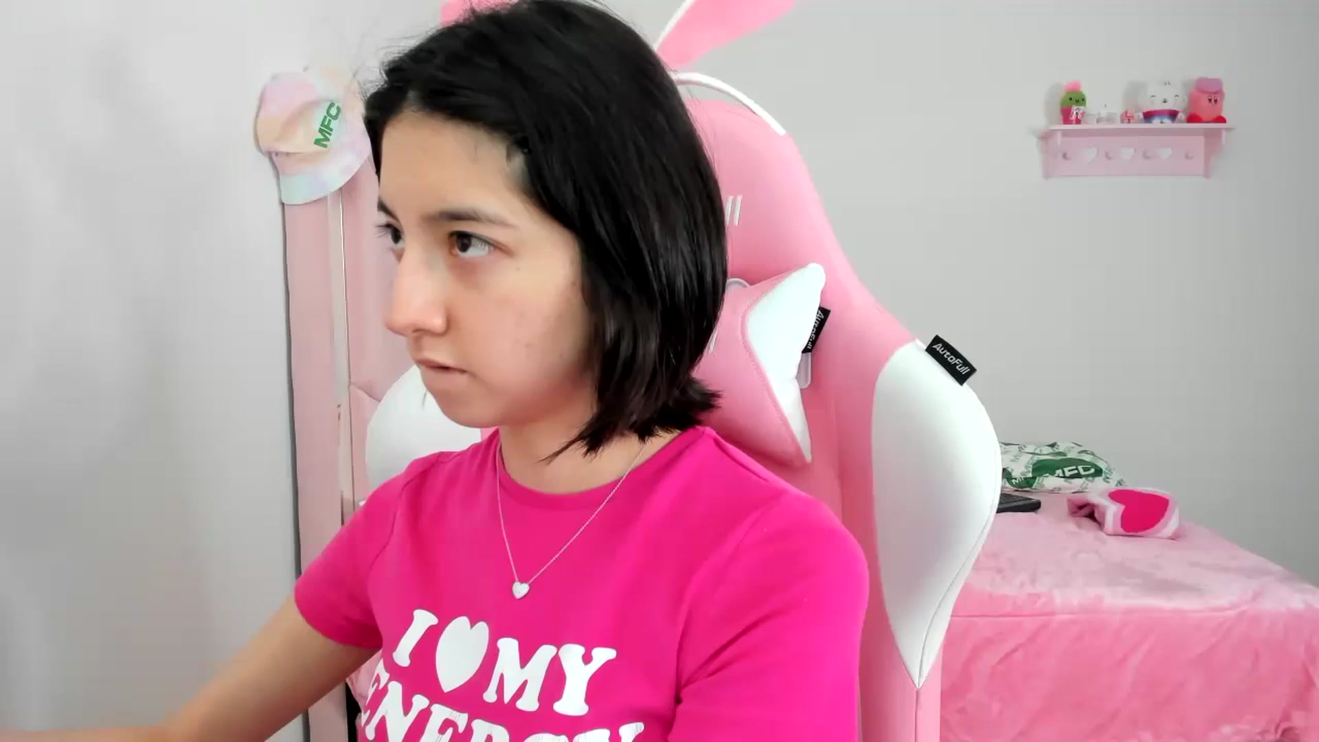 Gallery image thumbnail from Cherrycute666's myfreecams stream on, 01/04/2024, 24:46 image 6 of 20