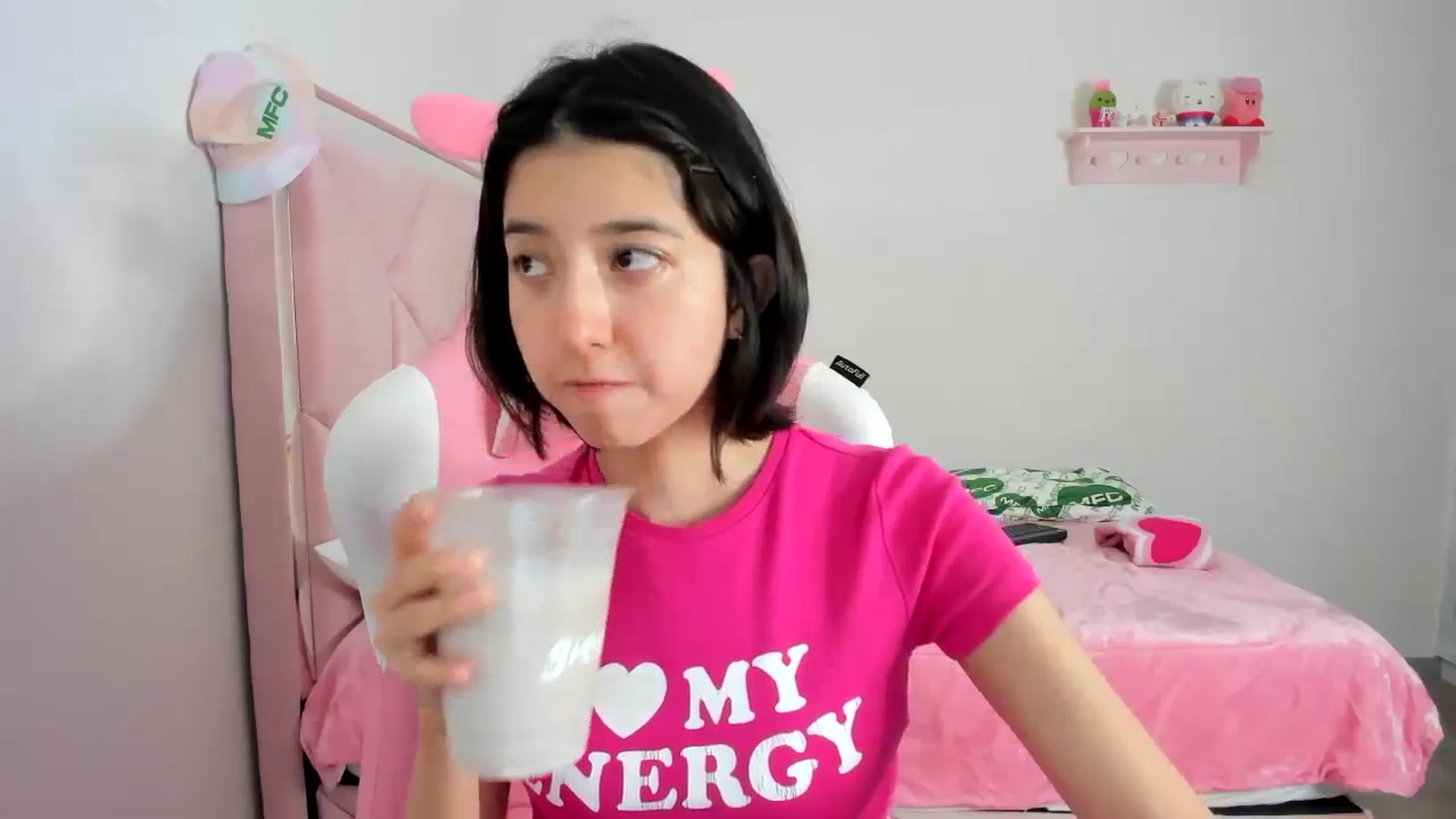 Gallery image thumbnail from Cherrycute666's myfreecams stream on, 01/04/2024, 24:46 image 16 of 20