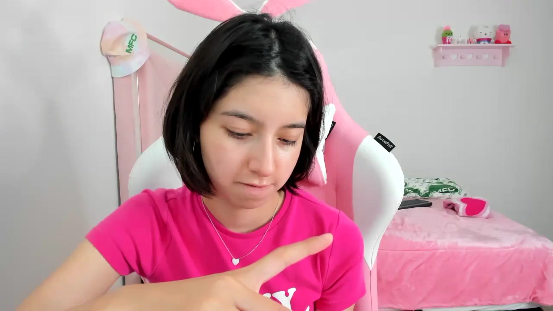 Gallery image thumbnail from Cherrycute666's myfreecams stream on, 01/04/2024, 24:46 image 8 of 20