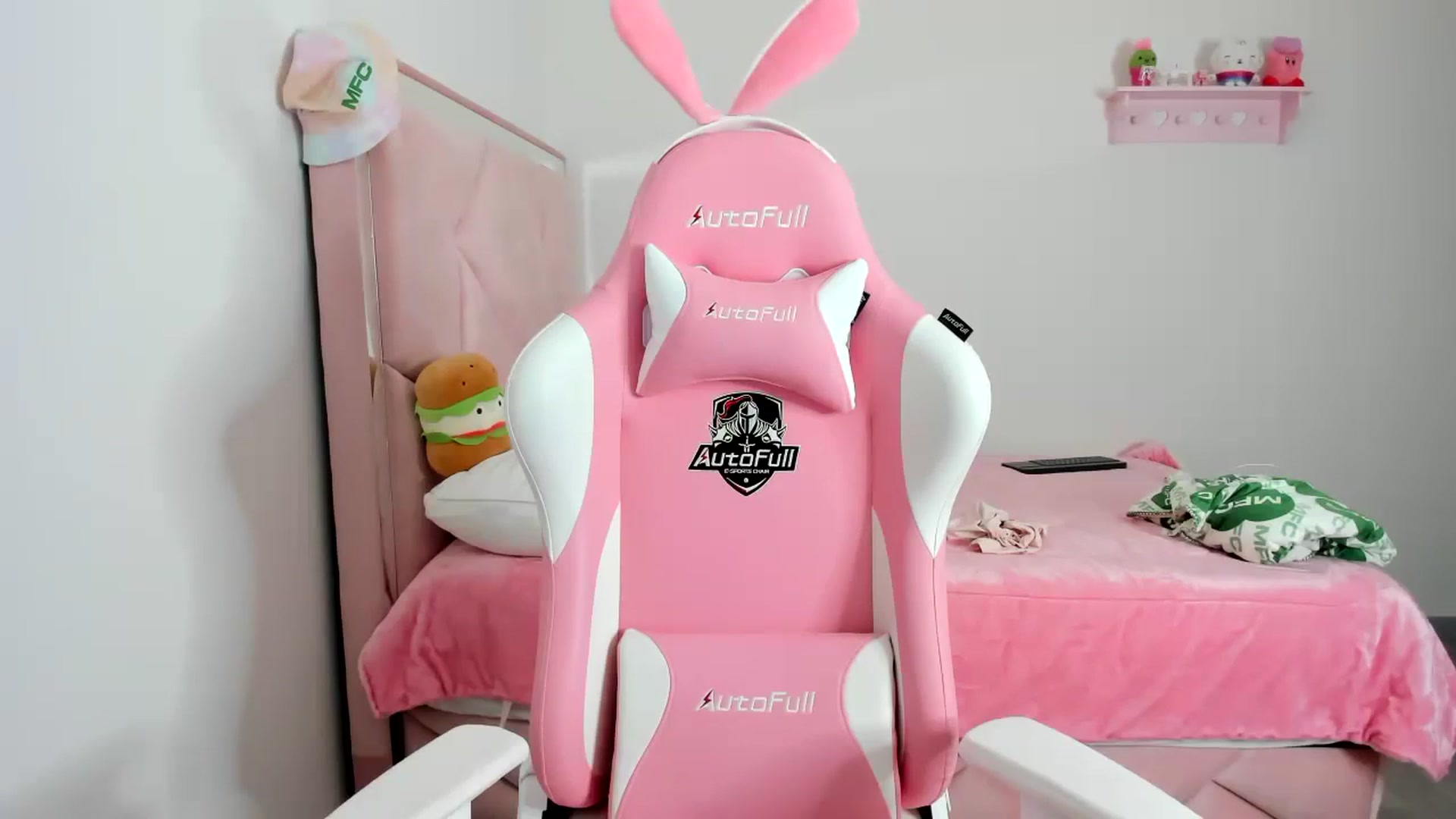 Gallery image thumbnail from Cherrycute666's myfreecams stream on, 01/07/2024, 01:56 image 7 of 20