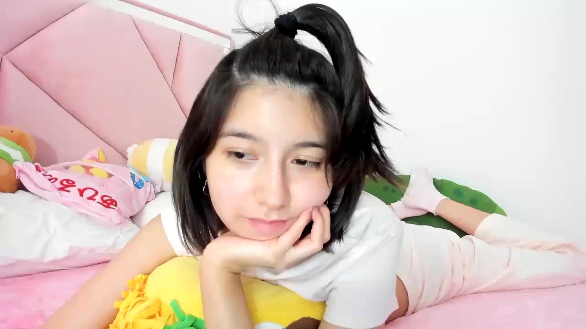 Gallery image thumbnail from Cherrycute666's myfreecams stream on, 01/07/2024, 08:44 image 10 of 20