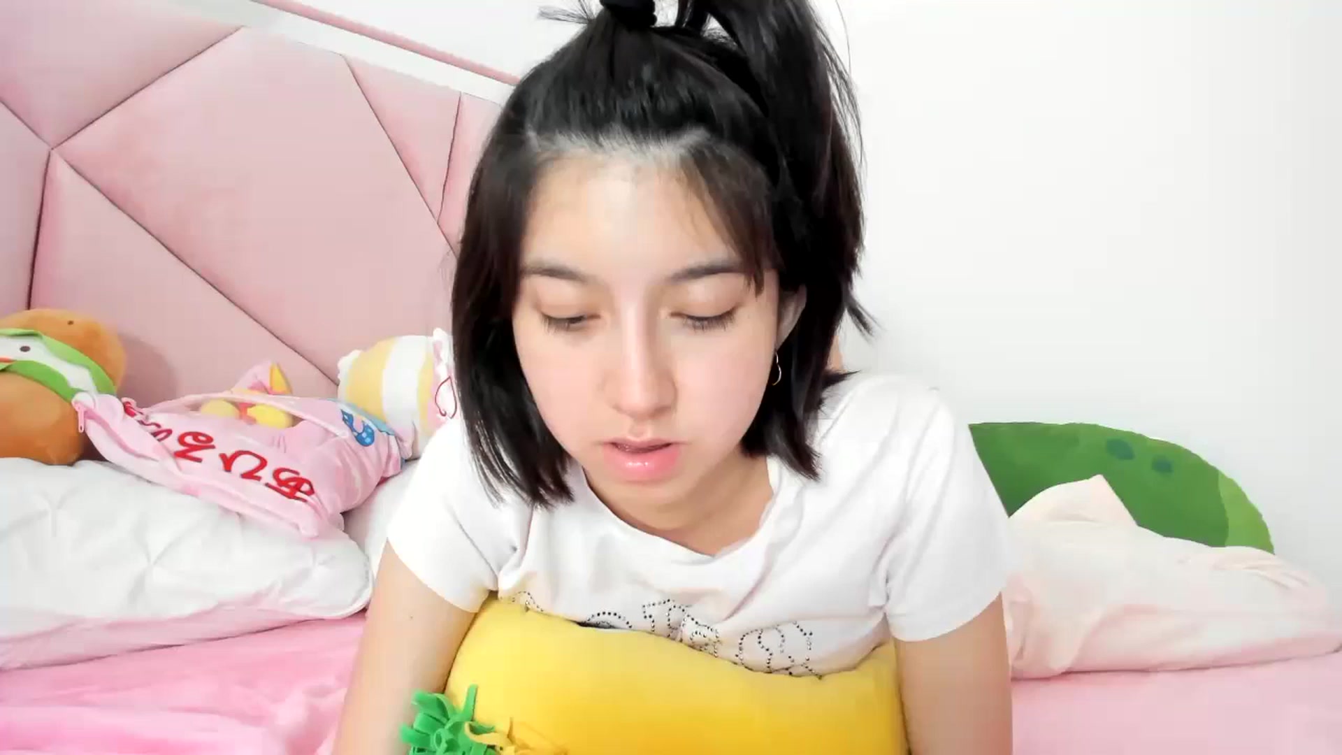 Gallery image thumbnail from Cherrycute666's myfreecams stream on, 01/07/2024, 08:44 image 7 of 20