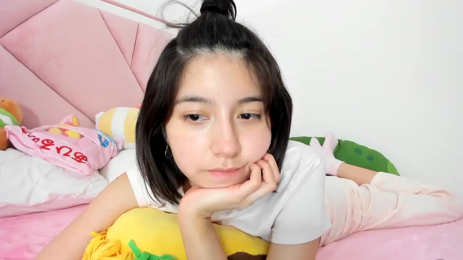 Gallery image thumbnail from Cherrycute666's myfreecams stream on, 01/07/2024, 08:44 image 11 of 20