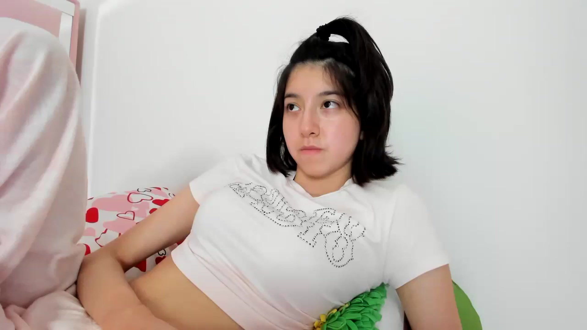 Gallery image thumbnail from Cherrycute666's myfreecams stream on, 01/07/2024, 09:51 image 12 of 20