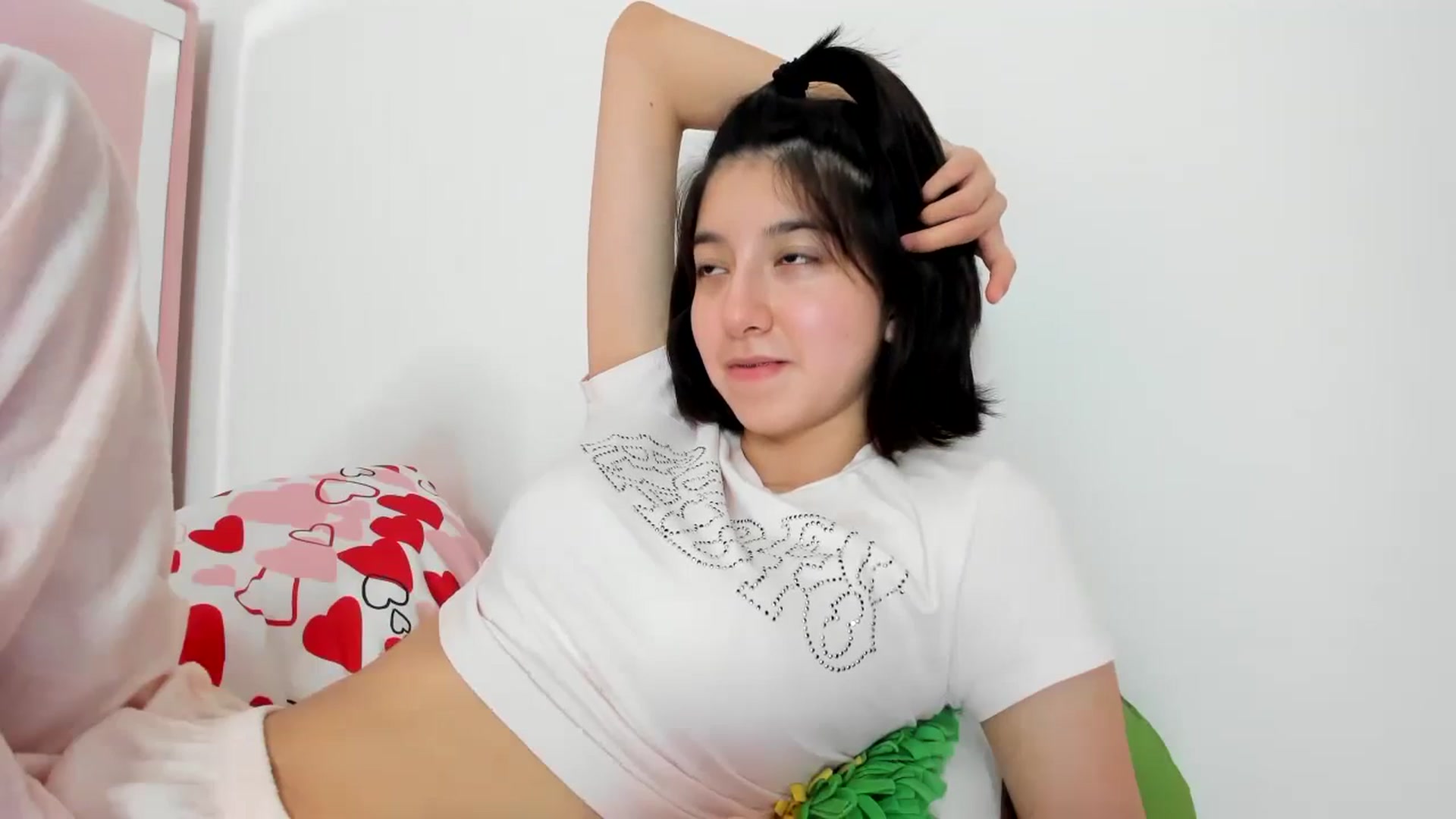 Gallery image thumbnail from Cherrycute666's myfreecams stream on, 01/07/2024, 09:51 image 14 of 20