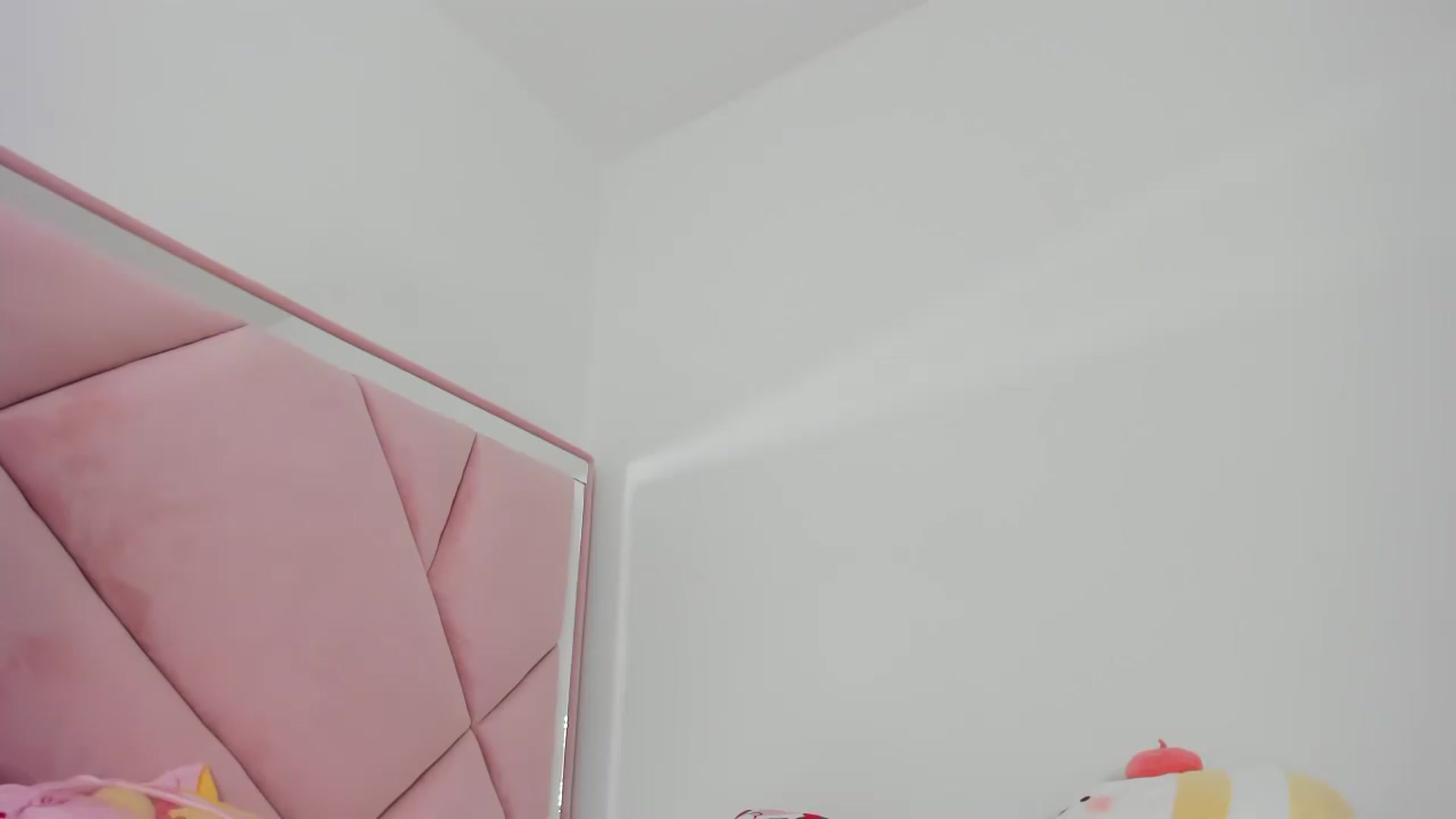 Gallery image thumbnail from Cherrycute666's myfreecams stream on, 01/07/2024, 11:45 image 12 of 20