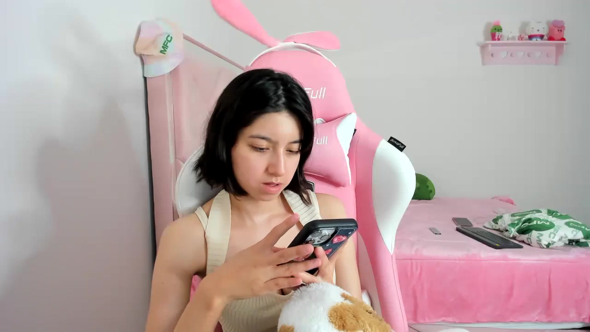 Gallery image thumbnail from Cherrycute666's myfreecams stream on, 01/07/2024, 12:07 image 4 of 20