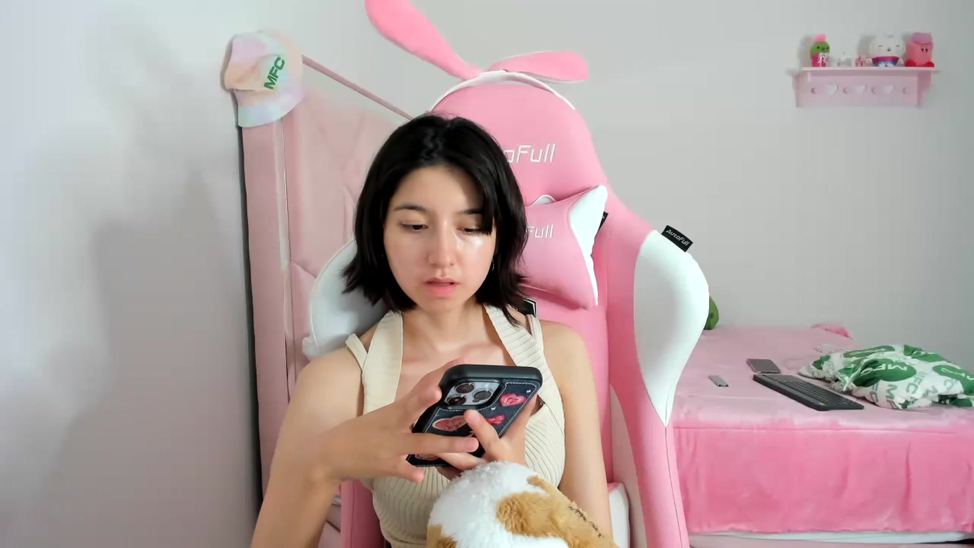 Gallery image thumbnail from Cherrycute666's myfreecams stream on, 01/07/2024, 12:07 image 11 of 20