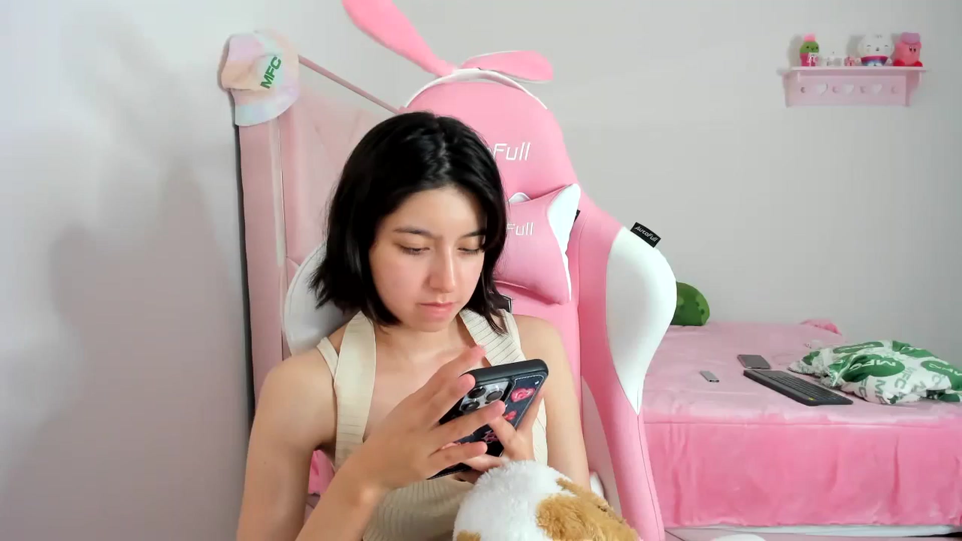 Gallery image thumbnail from Cherrycute666's myfreecams stream on, 01/07/2024, 12:07 image 7 of 20