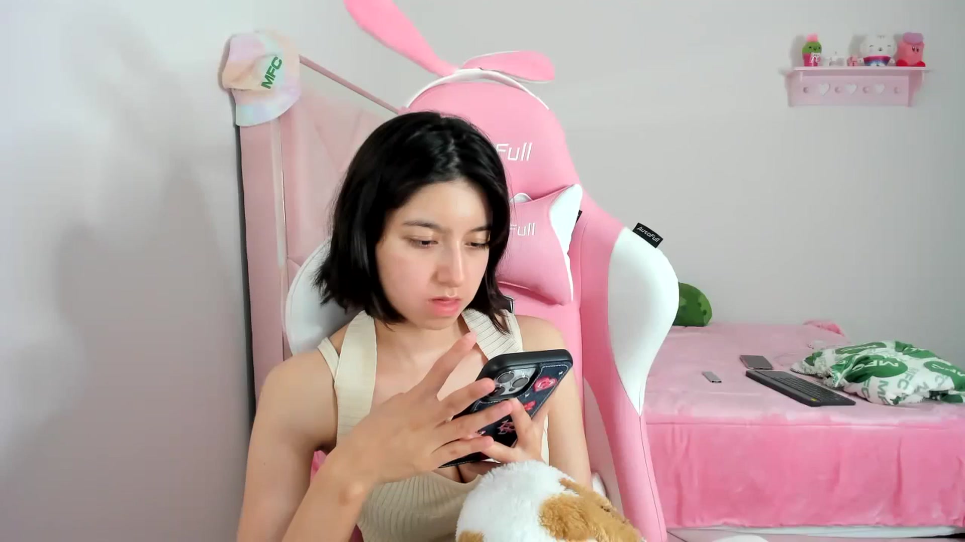 Gallery image thumbnail from Cherrycute666's myfreecams stream on, 01/07/2024, 12:07 image 5 of 20