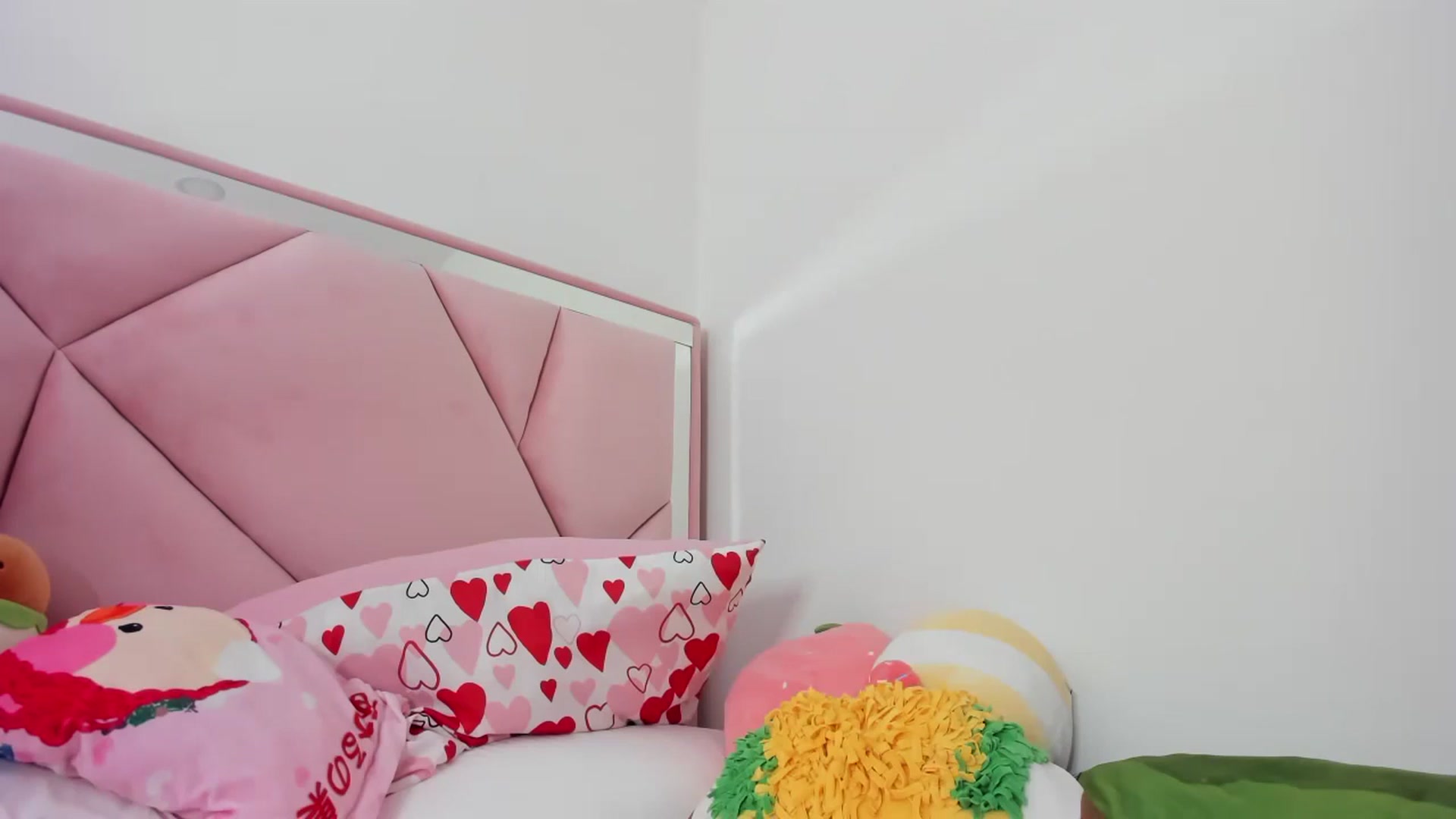 Gallery image thumbnail from Cherrycute666's myfreecams stream on, 01/08/2024, 22:57 image 3 of 20