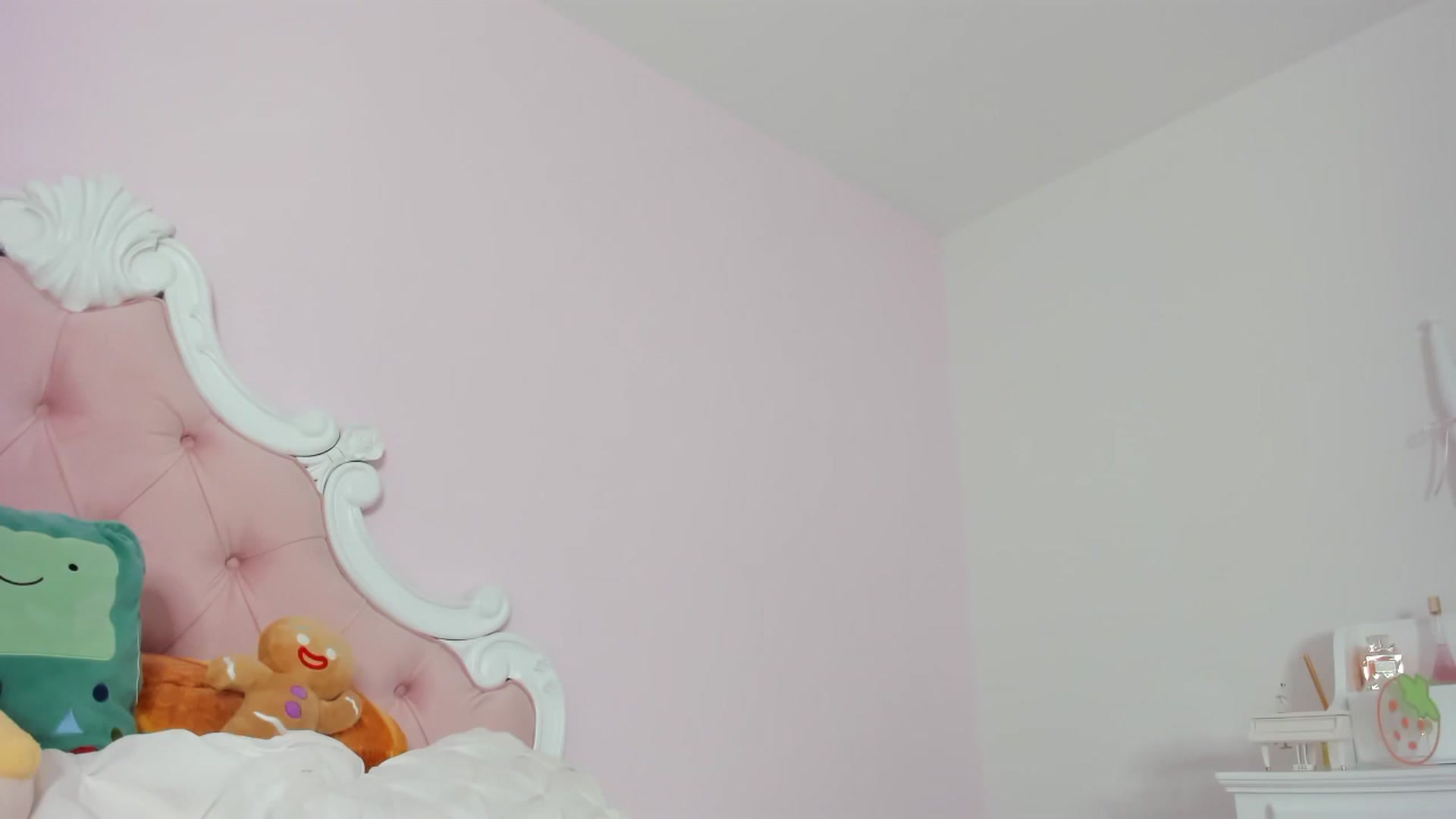 Gallery image thumbnail from Cherrycute666's myfreecams stream on, 01/09/2024, 04:21 image 14 of 20