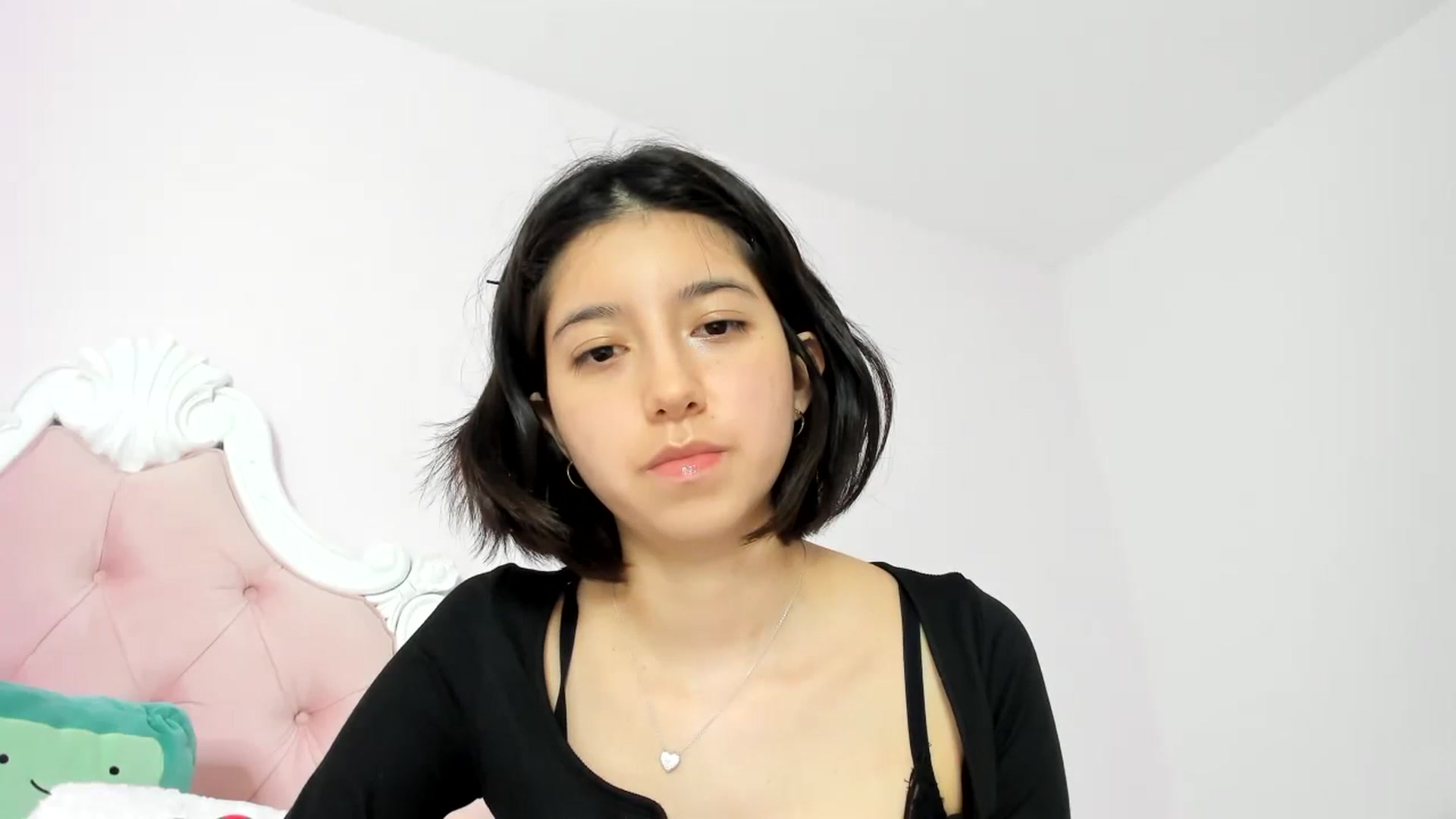 Gallery image thumbnail from Cherrycute666's myfreecams stream on, 01/09/2024, 05:39 image 14 of 20