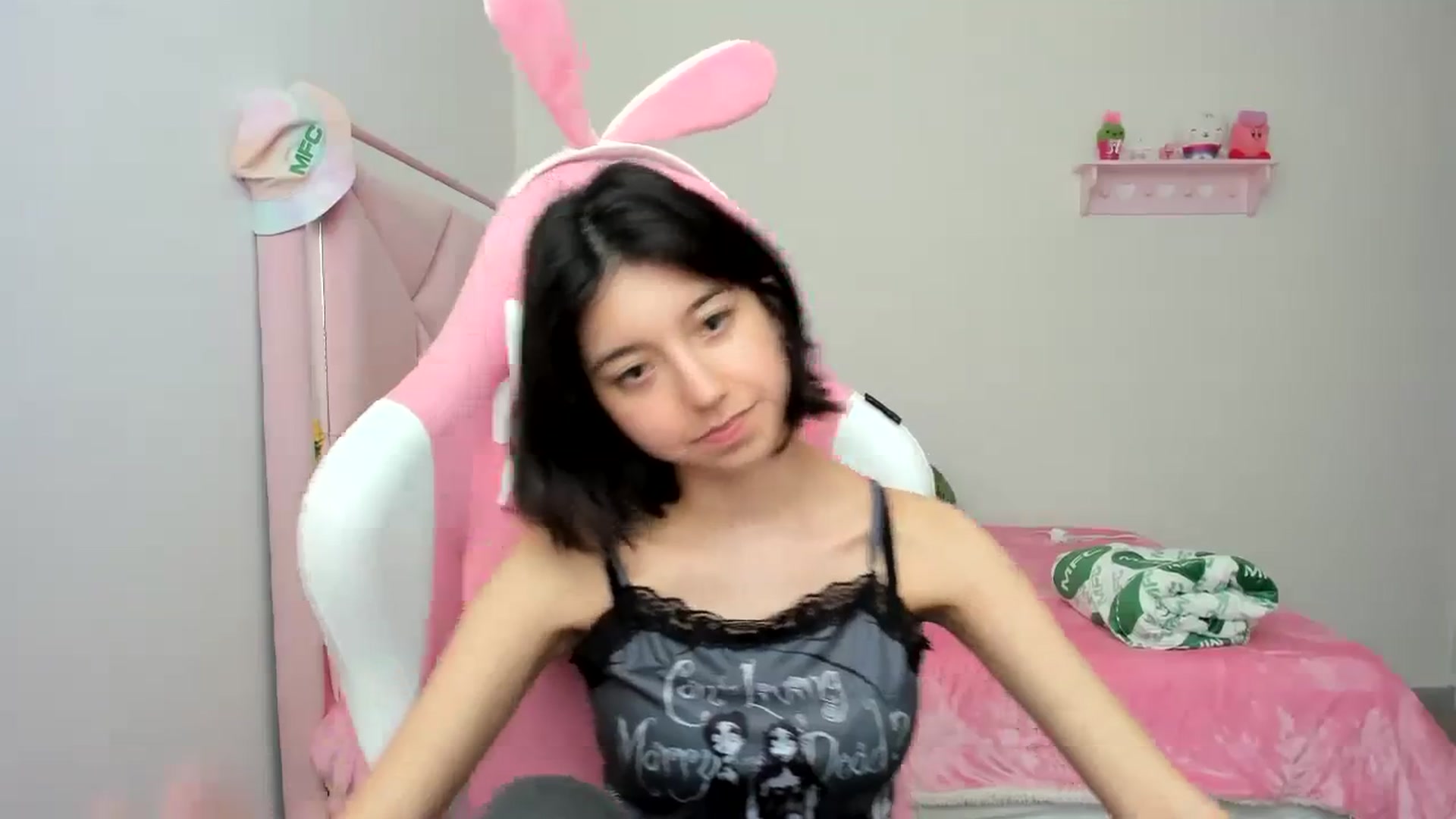 Gallery image thumbnail from Cherrycute666's myfreecams stream on, 01/09/2024, 21:22 image 19 of 20