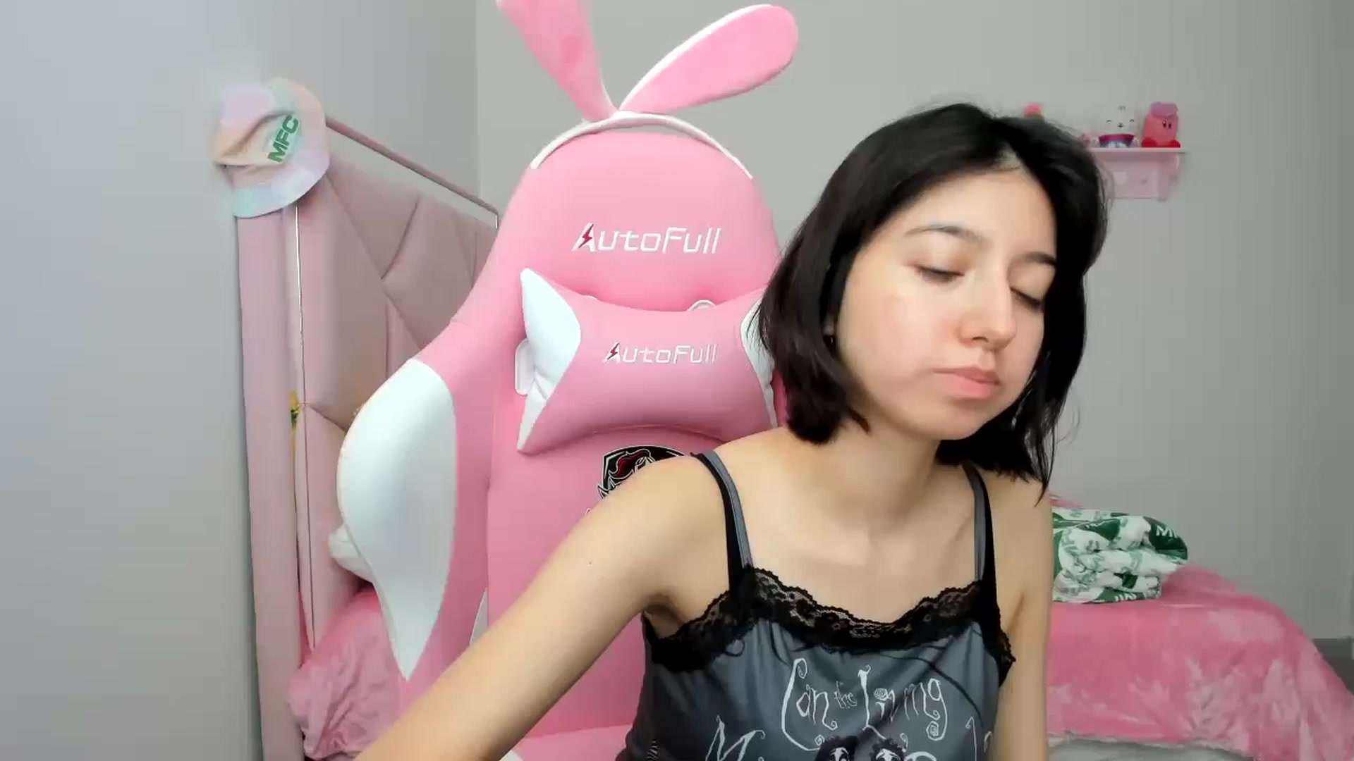 Gallery image thumbnail from Cherrycute666's myfreecams stream on, 01/09/2024, 21:22 image 15 of 20