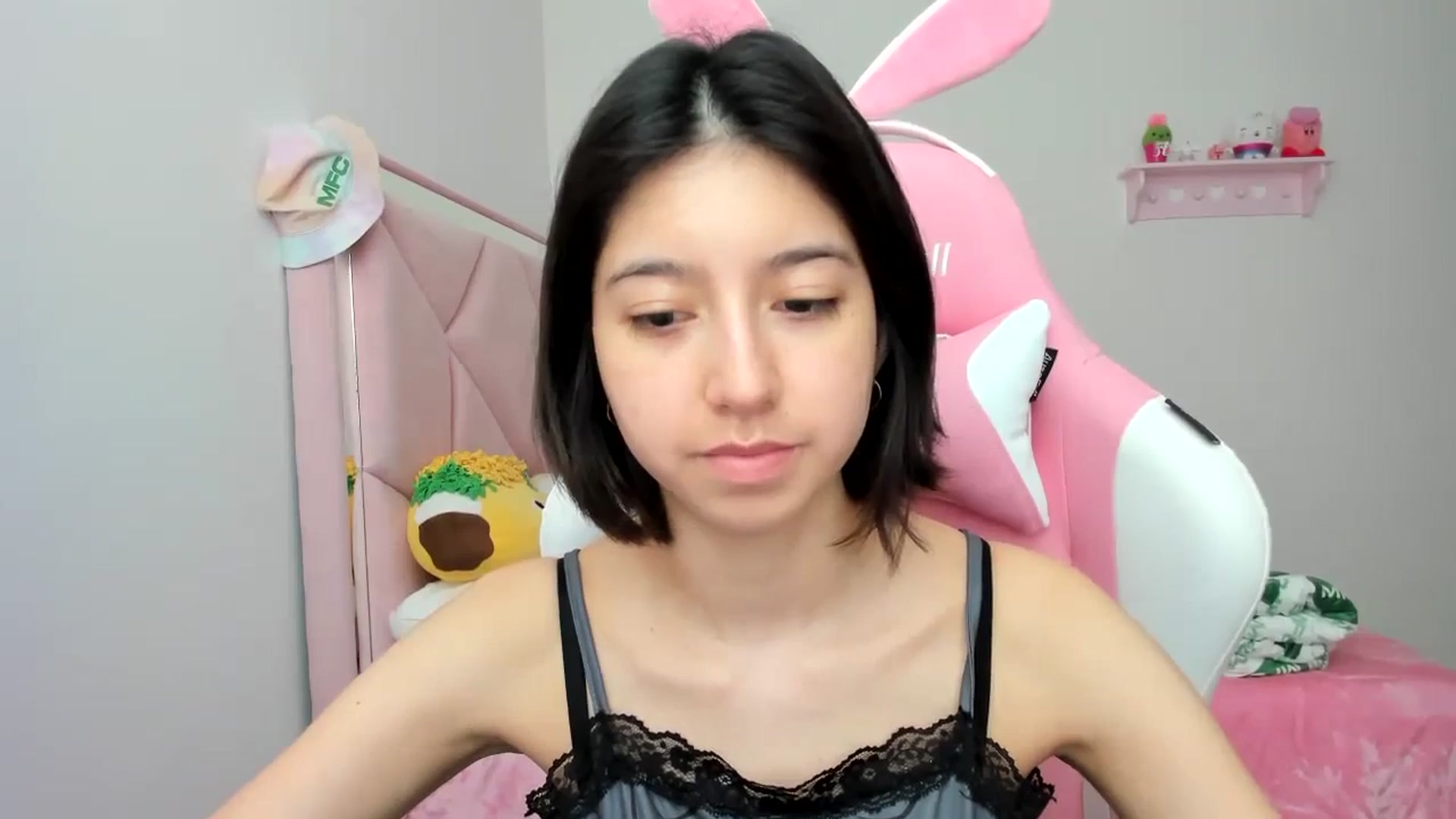 Gallery image thumbnail from Cherrycute666's myfreecams stream on, 01/09/2024, 21:22 image 3 of 20
