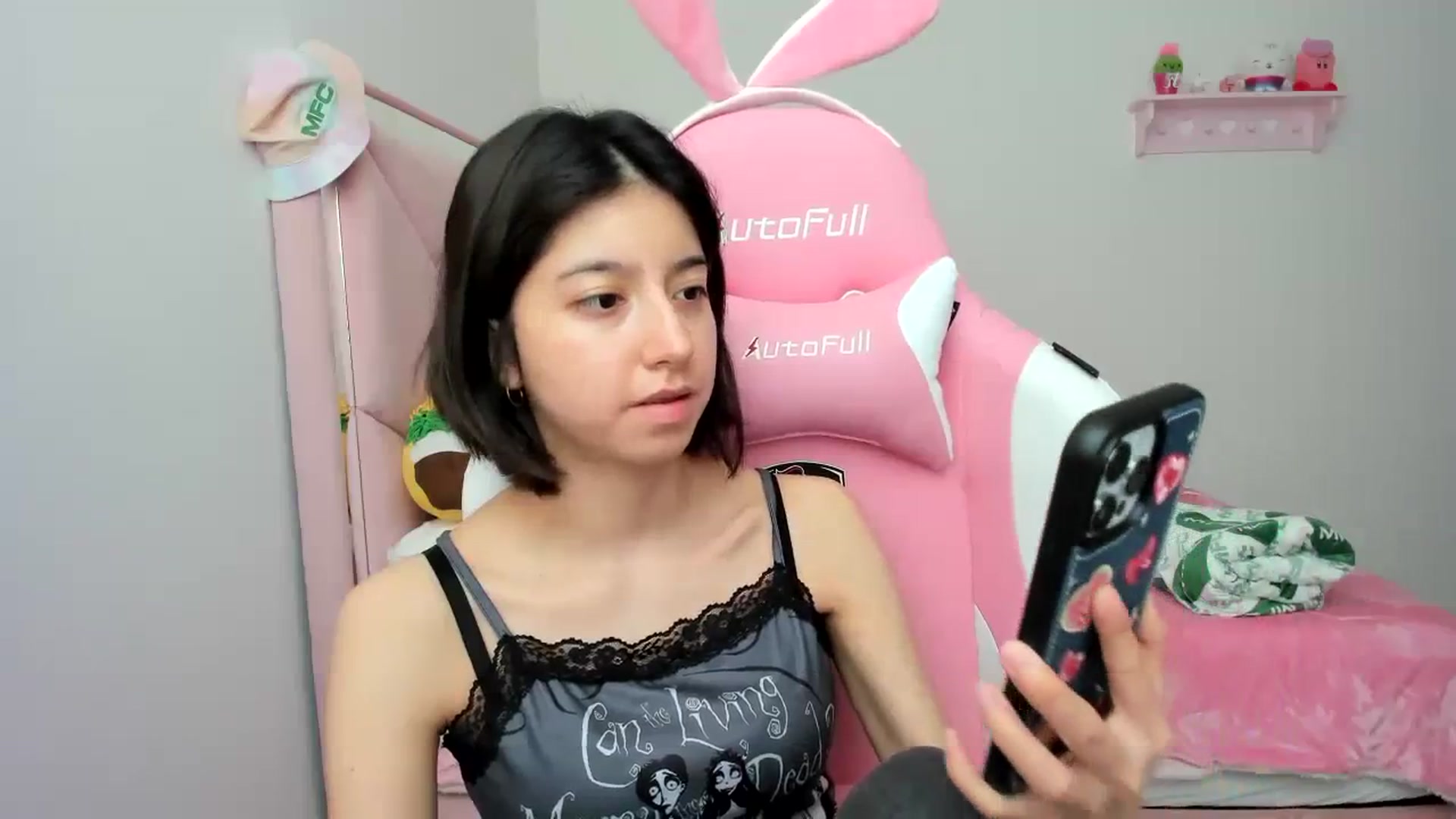 Gallery image thumbnail from Cherrycute666's myfreecams stream on, 01/09/2024, 21:22 image 2 of 20