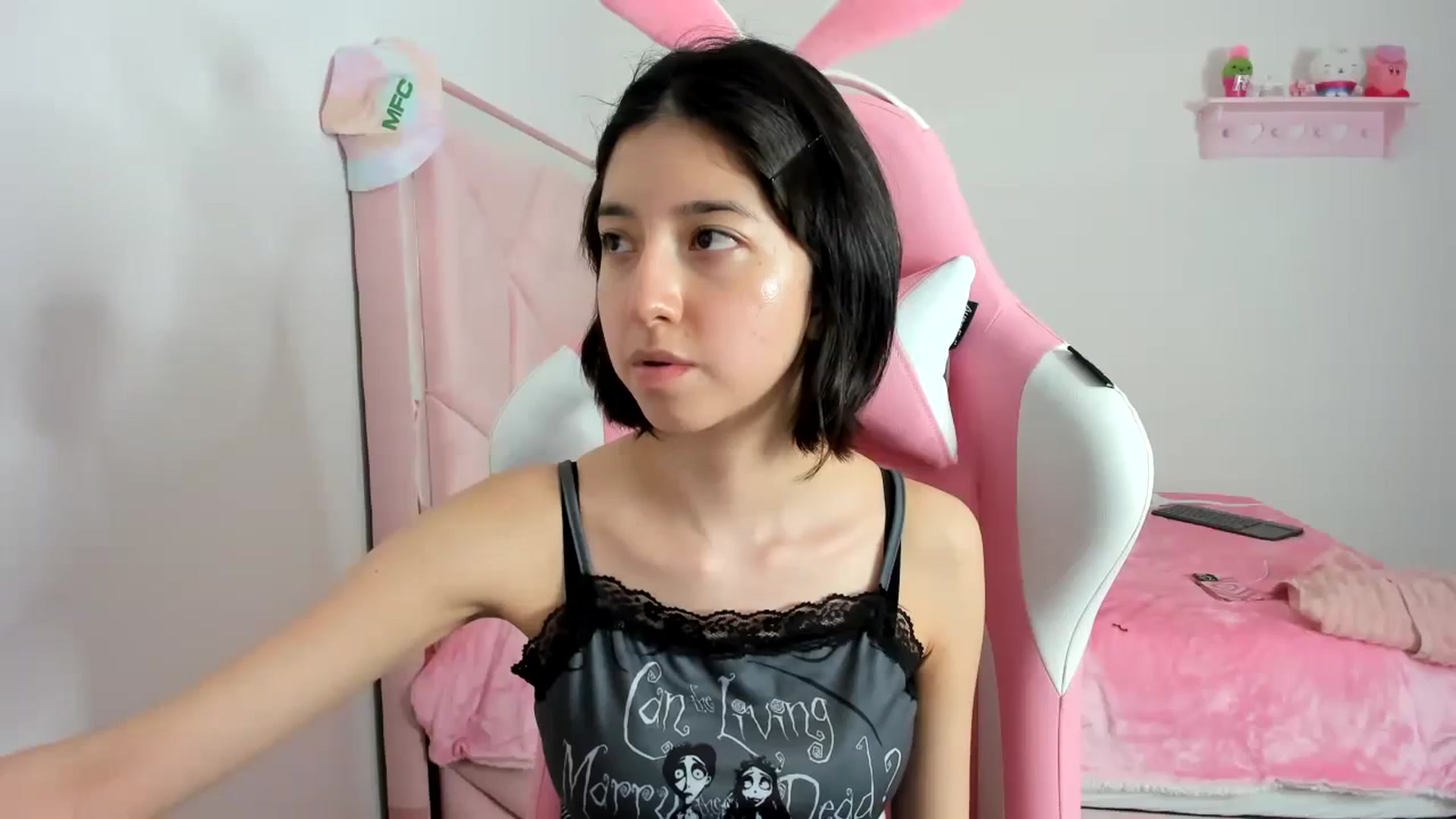 Gallery image thumbnail from Cherrycute666's myfreecams stream on, 01/10/2024, 07:57 image 10 of 20