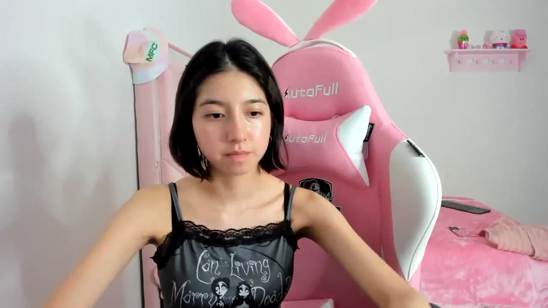 Gallery image thumbnail from Cherrycute666's myfreecams stream on, 01/10/2024, 07:57 image 9 of 20