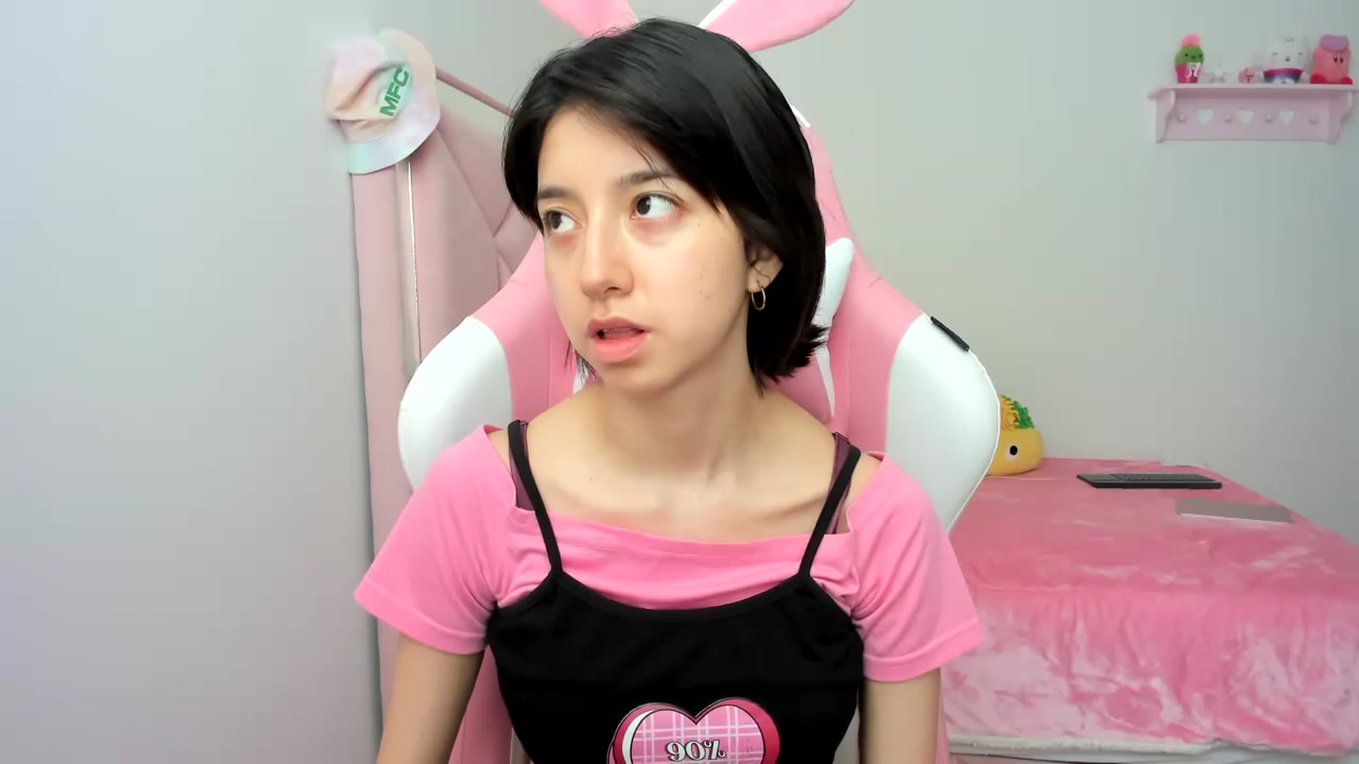 Gallery image thumbnail from Cherrycute666's myfreecams stream on, 01/10/2024, 20:32 image 7 of 20