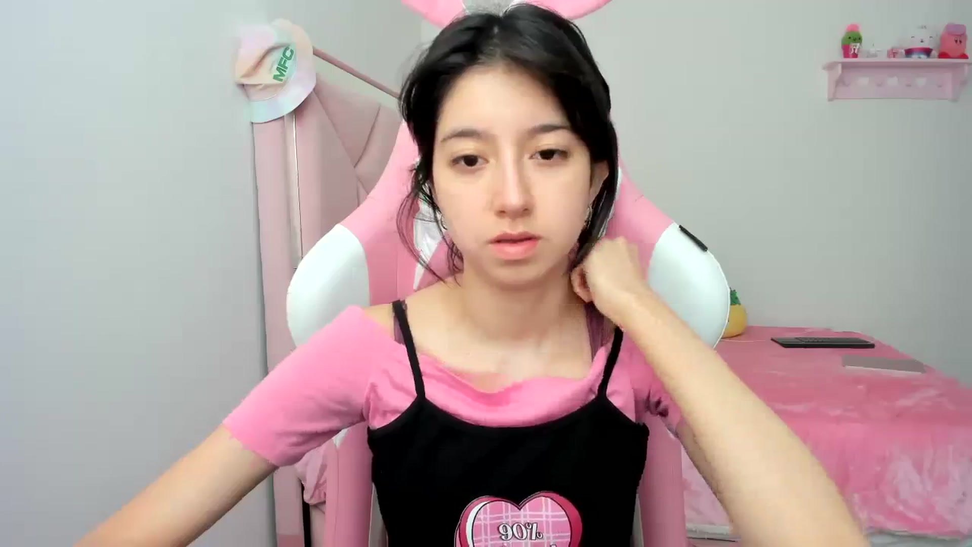Gallery image thumbnail from Cherrycute666's myfreecams stream on, 01/10/2024, 20:32 image 3 of 20