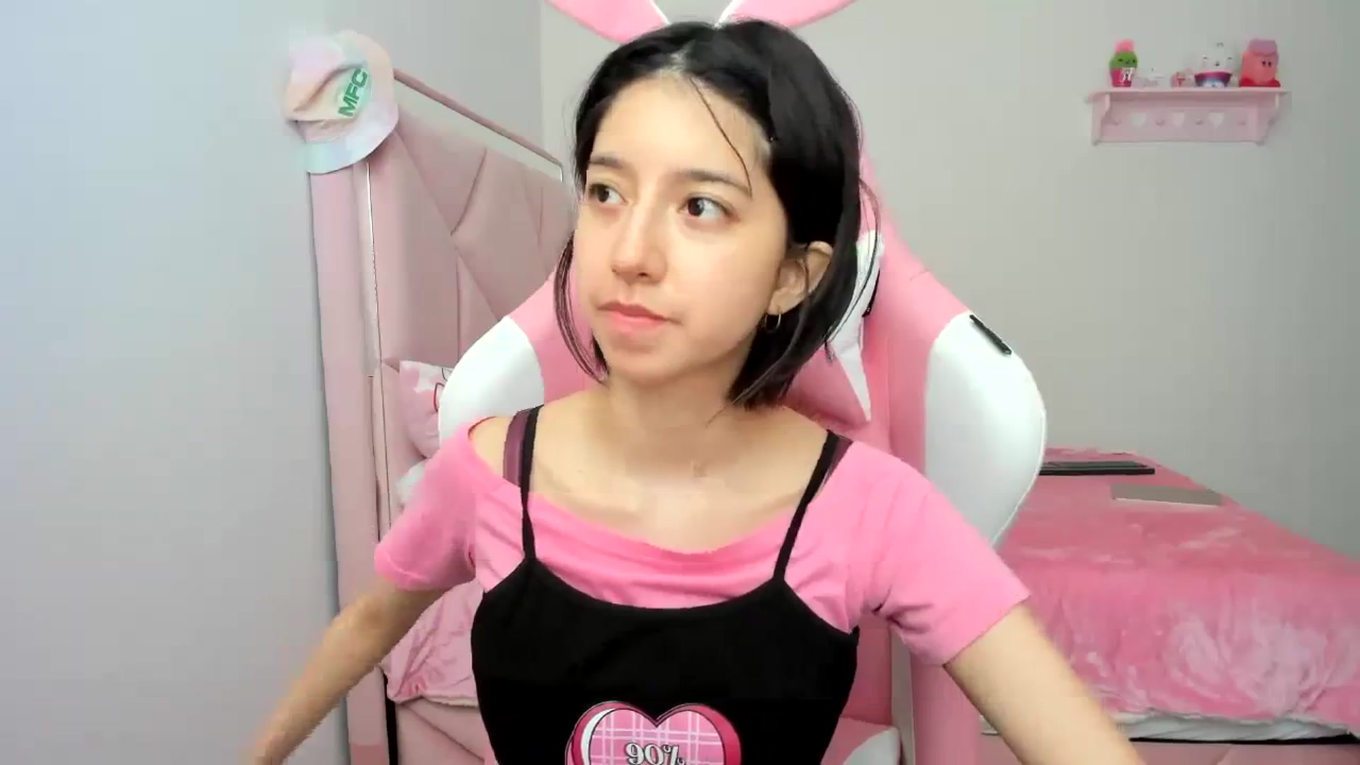 Gallery image thumbnail from Cherrycute666's myfreecams stream on, 01/10/2024, 20:32 image 14 of 20