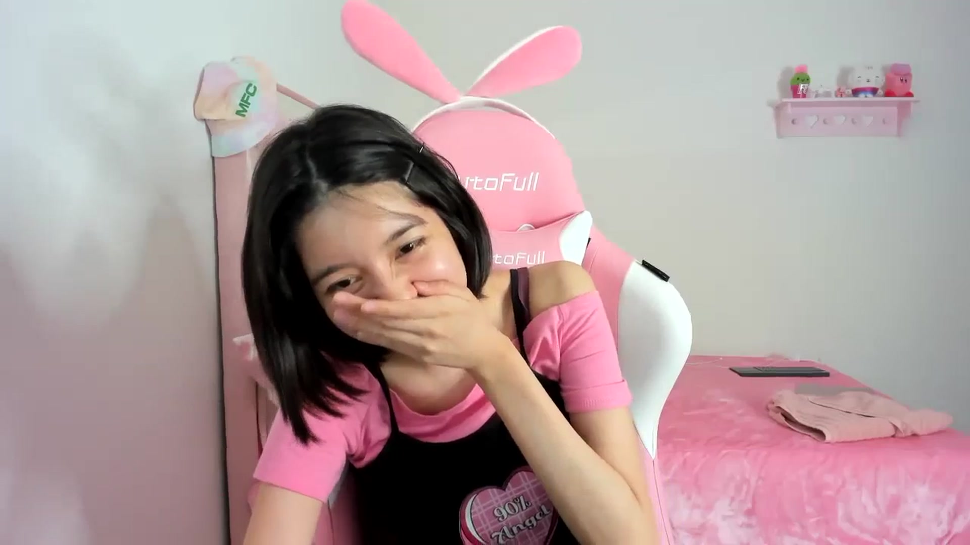 Gallery image thumbnail from Cherrycute666's myfreecams stream on, 01/11/2024, 24:55 image 11 of 20