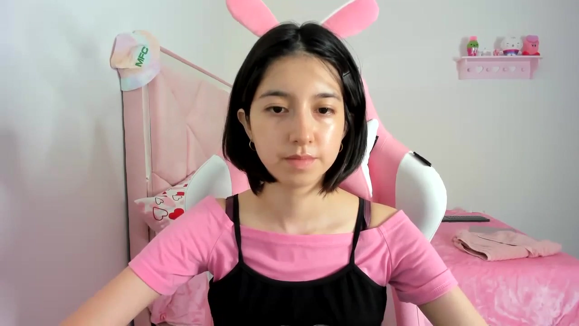 Gallery image thumbnail from Cherrycute666's myfreecams stream on, 01/11/2024, 24:55 image 4 of 20