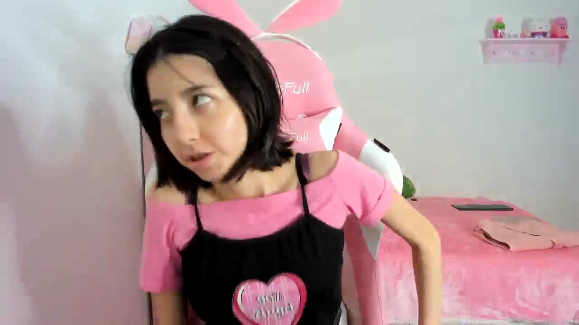 Gallery image thumbnail from Cherrycute666's myfreecams stream on, 01/11/2024, 24:55 image 20 of 20