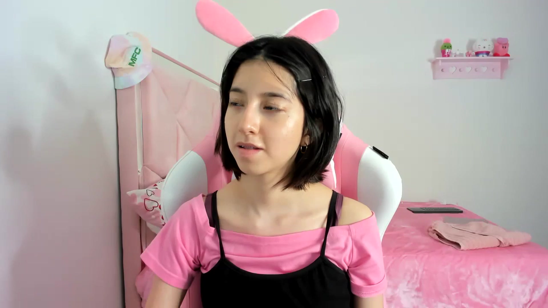 Gallery image thumbnail from Cherrycute666's myfreecams stream on, 01/11/2024, 24:55 image 6 of 20