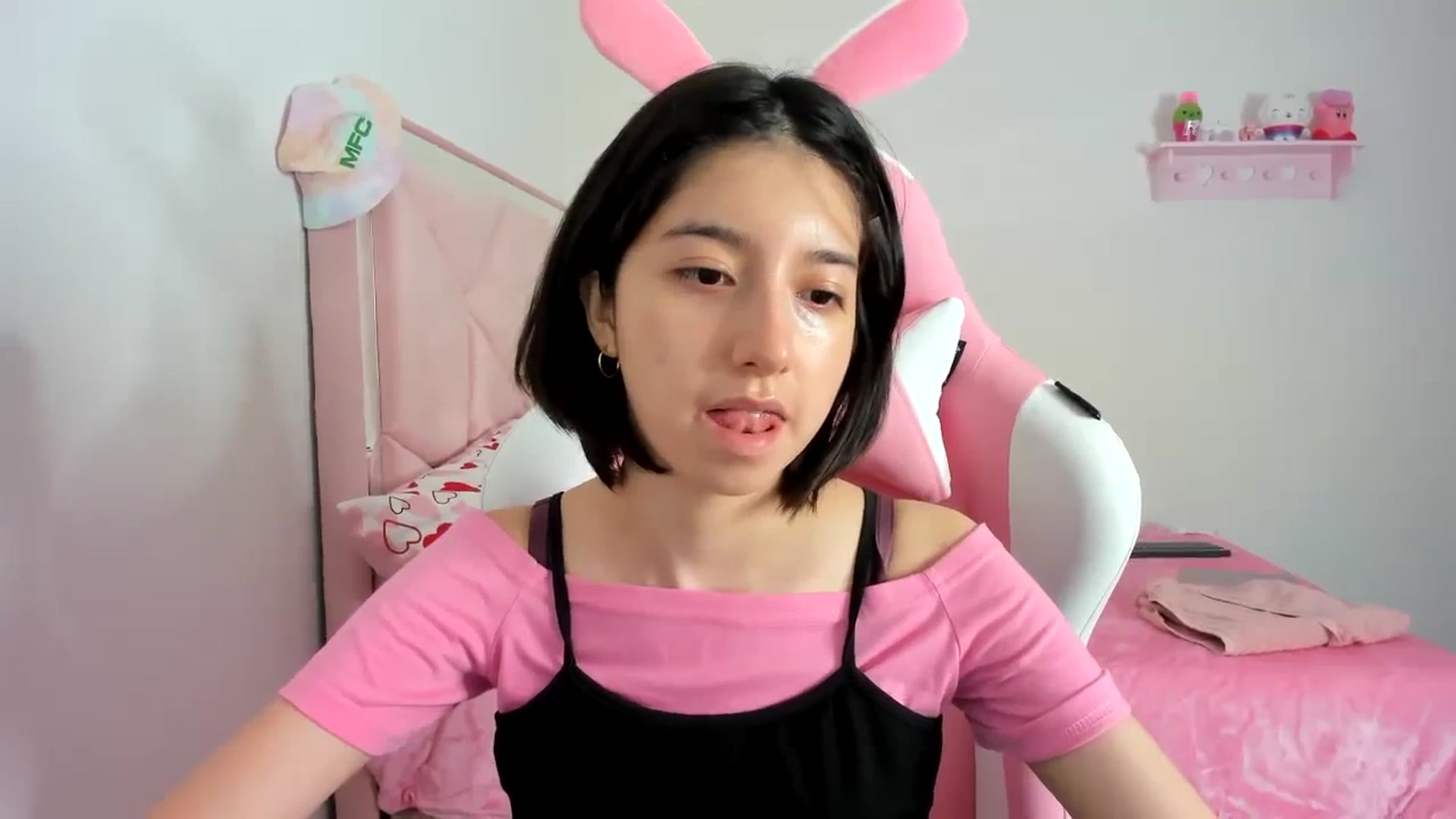 Gallery image thumbnail from Cherrycute666's myfreecams stream on, 01/11/2024, 24:55 image 5 of 20