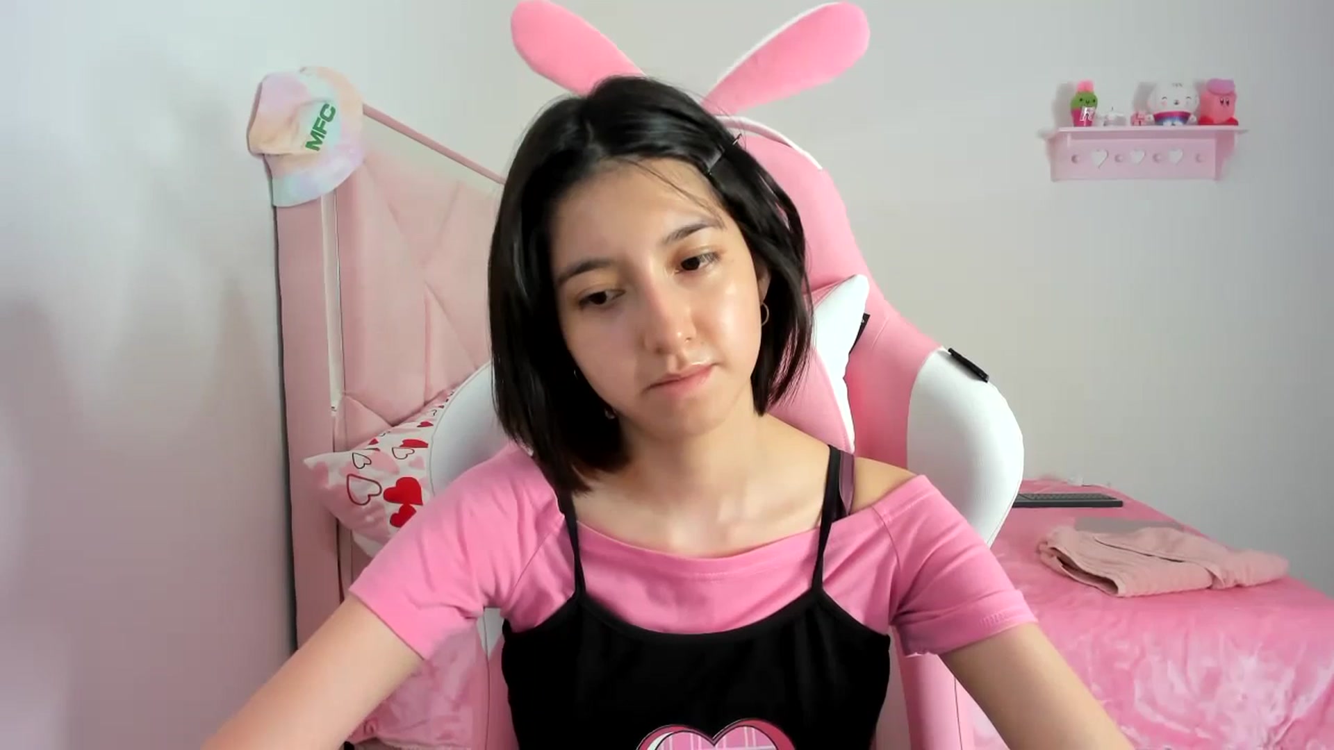 Gallery image thumbnail from Cherrycute666's myfreecams stream on, 01/11/2024, 24:55 image 8 of 20