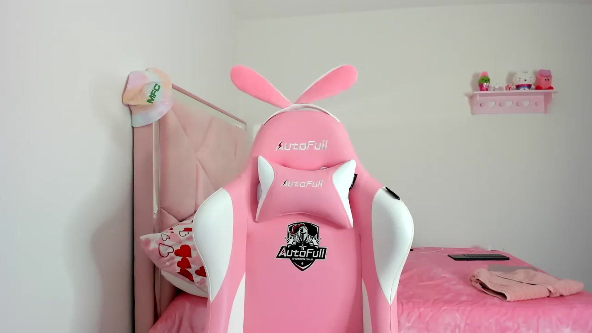 Gallery image thumbnail from Cherrycute666's myfreecams stream on, 01/11/2024, 24:55 image 19 of 20