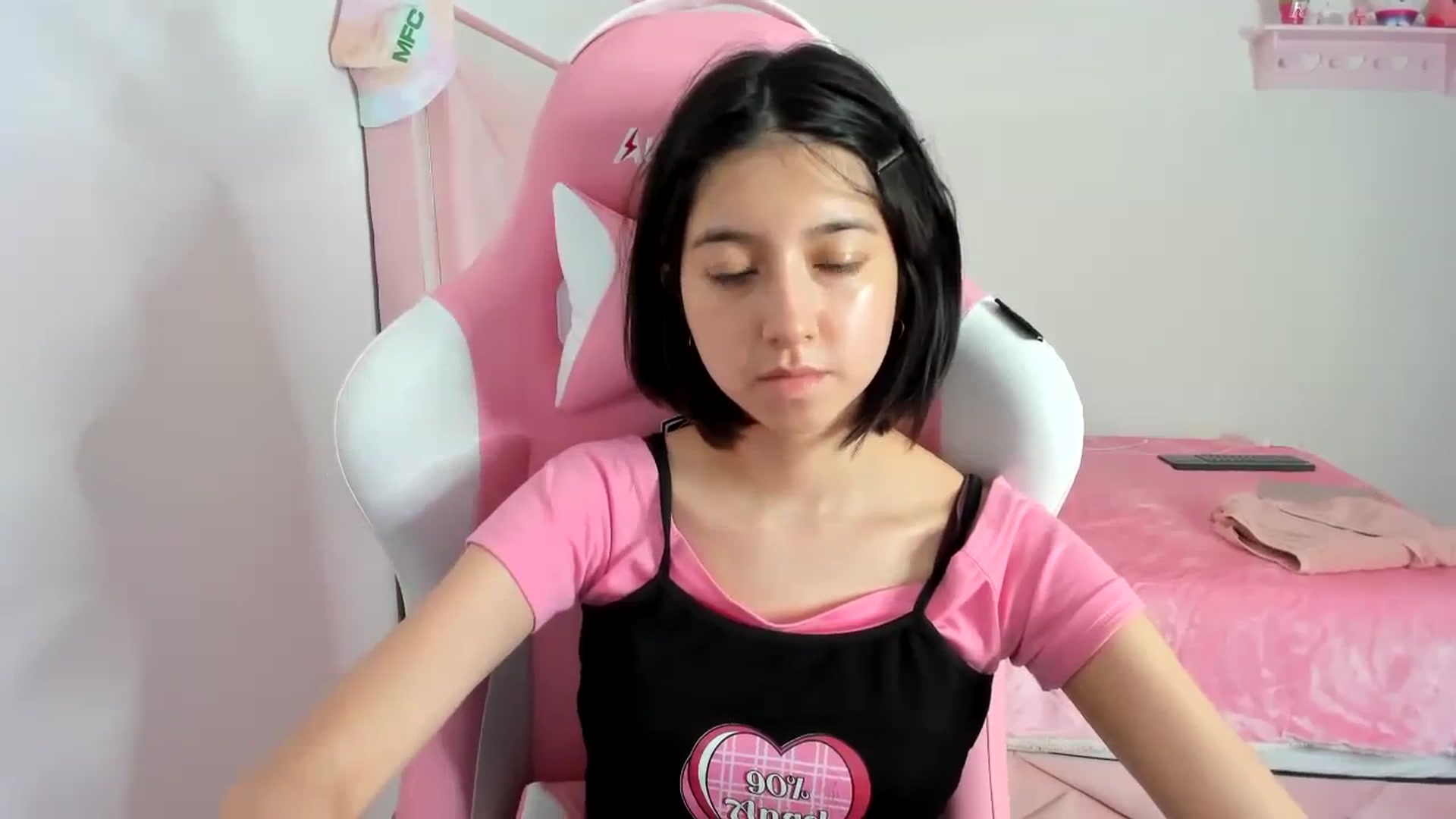 Gallery image thumbnail from Cherrycute666's myfreecams stream on, 01/11/2024, 03:00 image 2 of 20