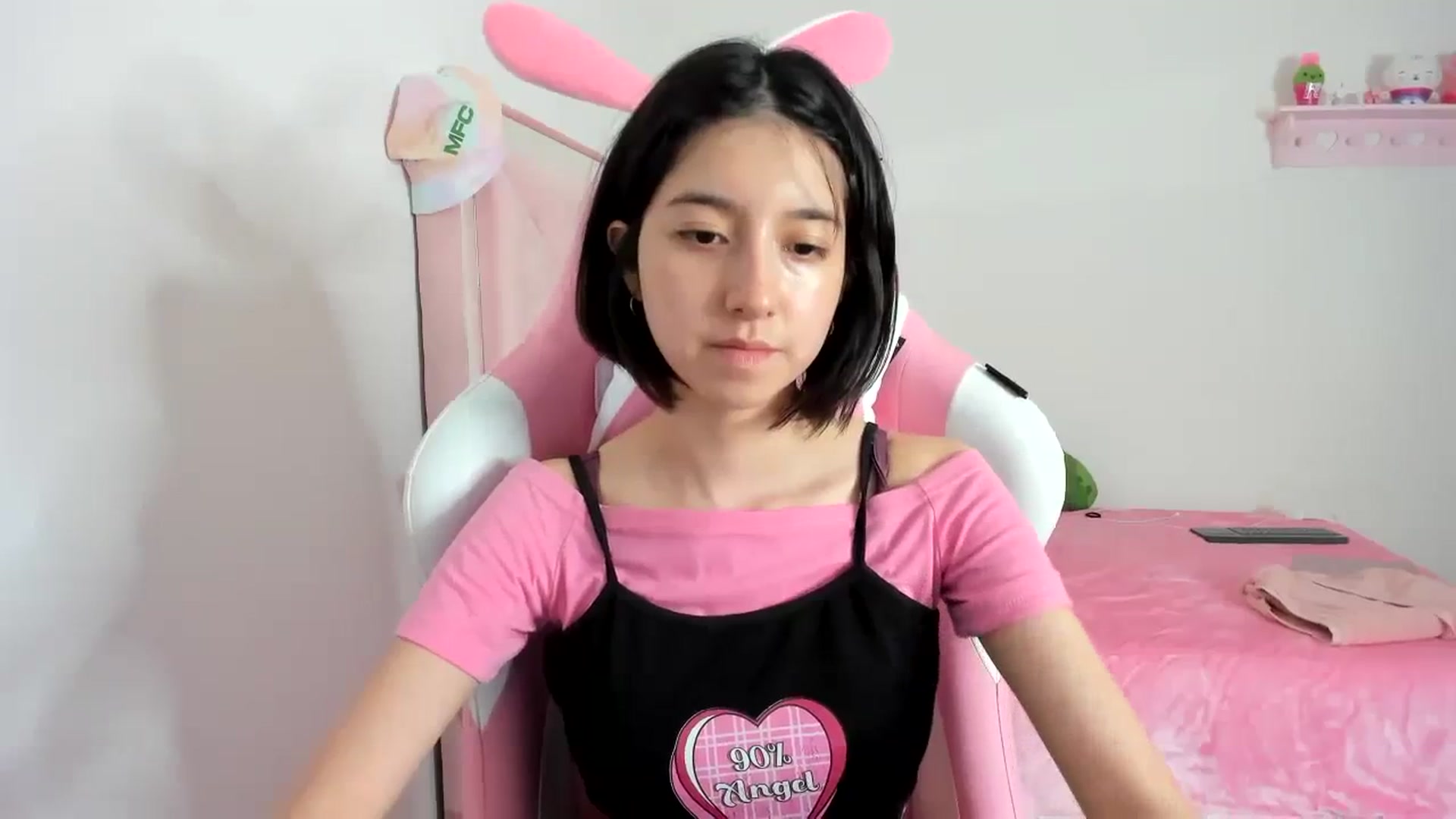 Gallery image thumbnail from Cherrycute666's myfreecams stream on, 01/11/2024, 03:00 image 14 of 20
