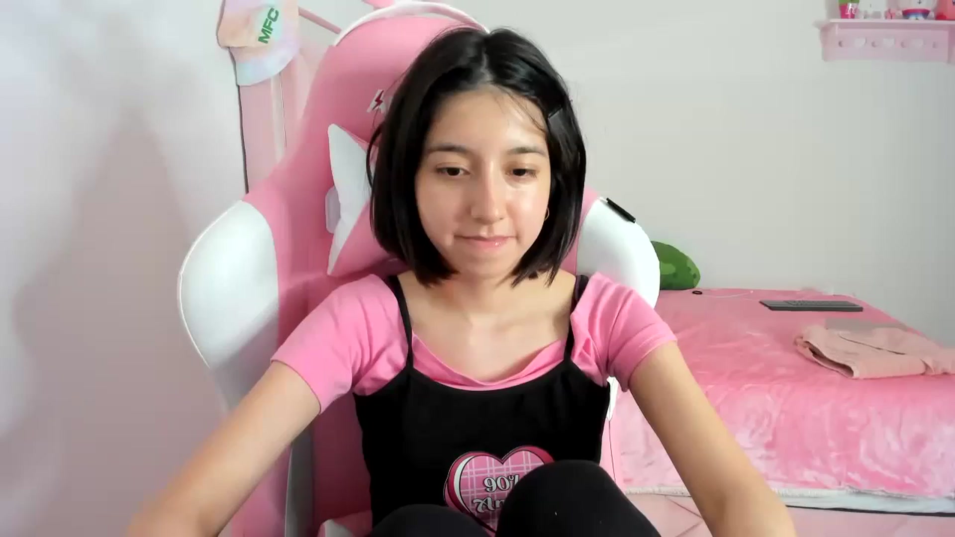 Gallery image thumbnail from Cherrycute666's myfreecams stream on, 01/11/2024, 03:00 image 1 of 20