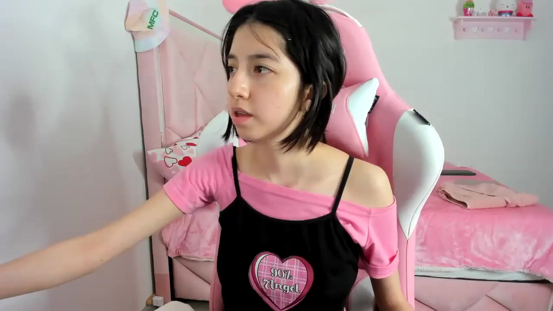 Gallery image thumbnail from Cherrycute666's myfreecams stream on, 01/11/2024, 03:56 image 4 of 20