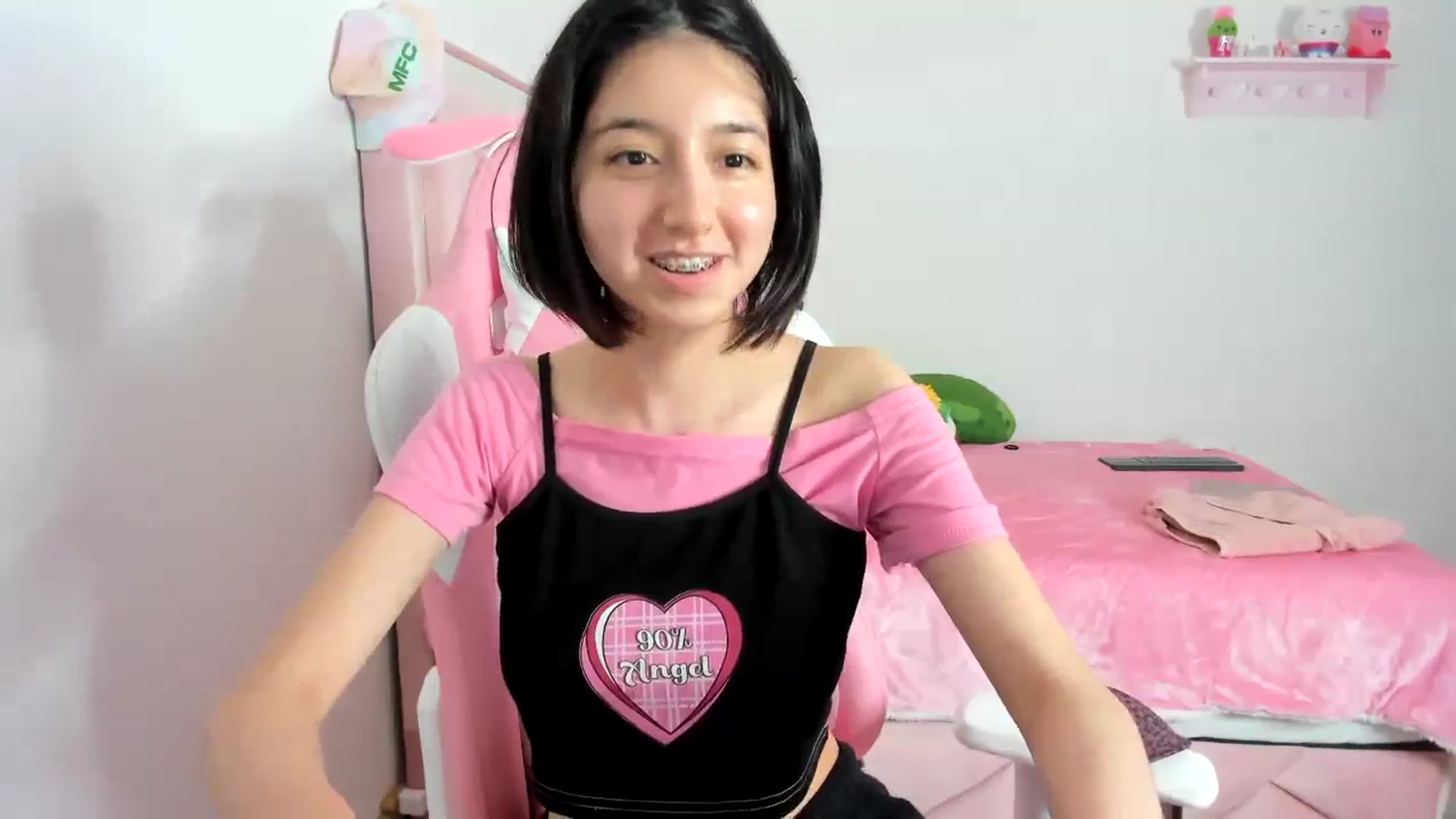 Gallery image thumbnail from Cherrycute666's myfreecams stream on, 01/11/2024, 03:56 image 19 of 20