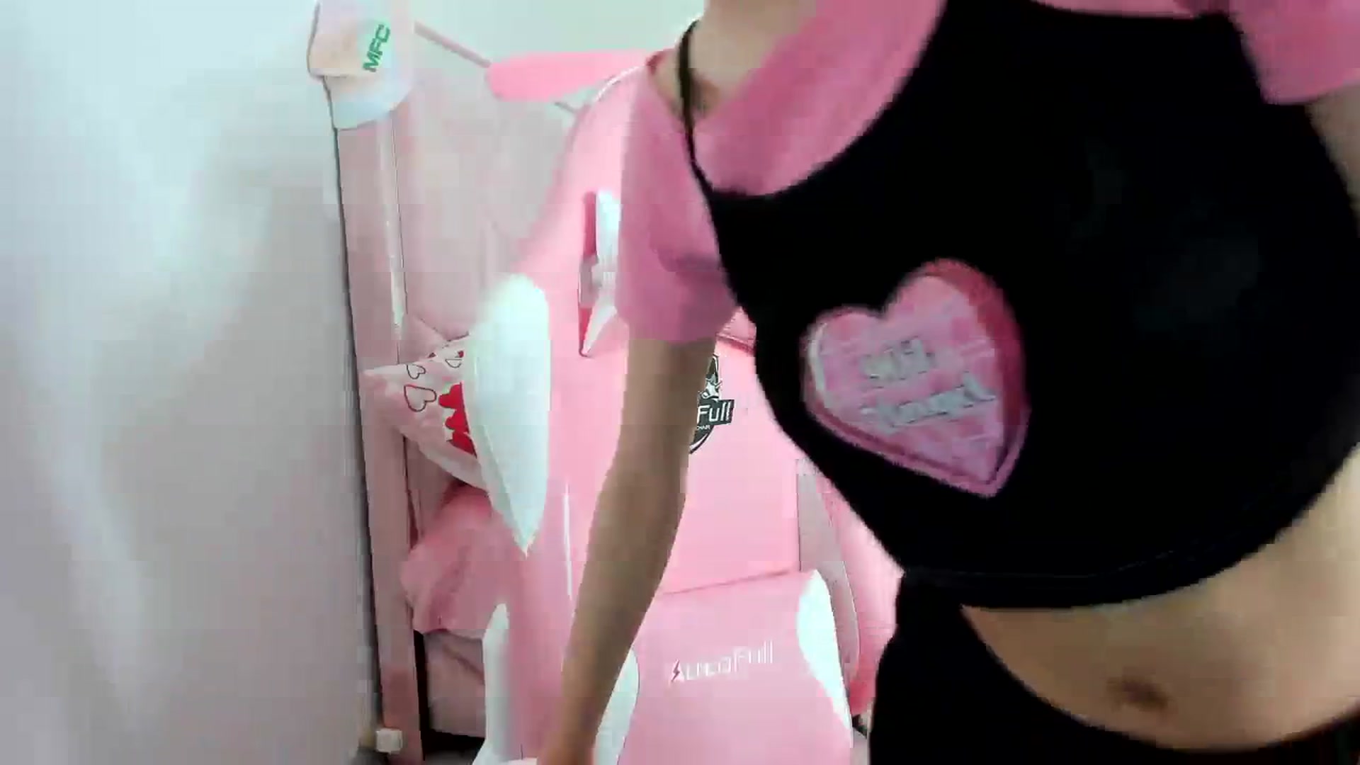 Gallery image thumbnail from Cherrycute666's myfreecams stream on, 01/11/2024, 03:56 image 14 of 20
