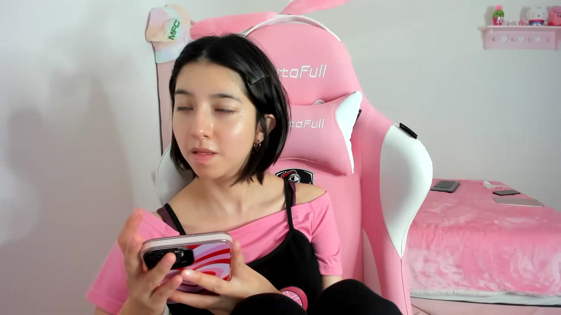 Gallery image thumbnail from Cherrycute666's myfreecams stream on, 01/11/2024, 09:45 image 5 of 20